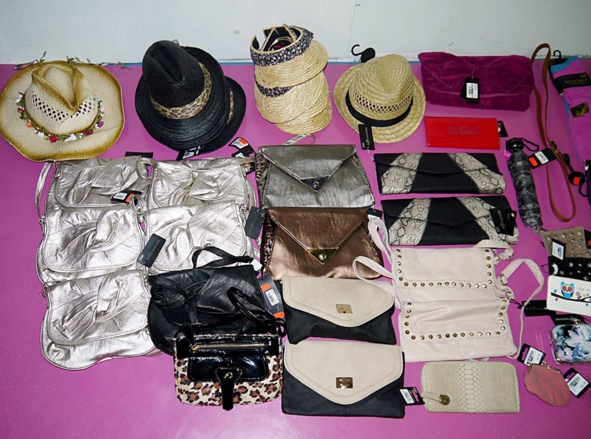 106 x Items Of Assorted Women's / Girls Fashion Accessories – Box425 – Includes Bags, Purses Hats, - Image 2 of 3