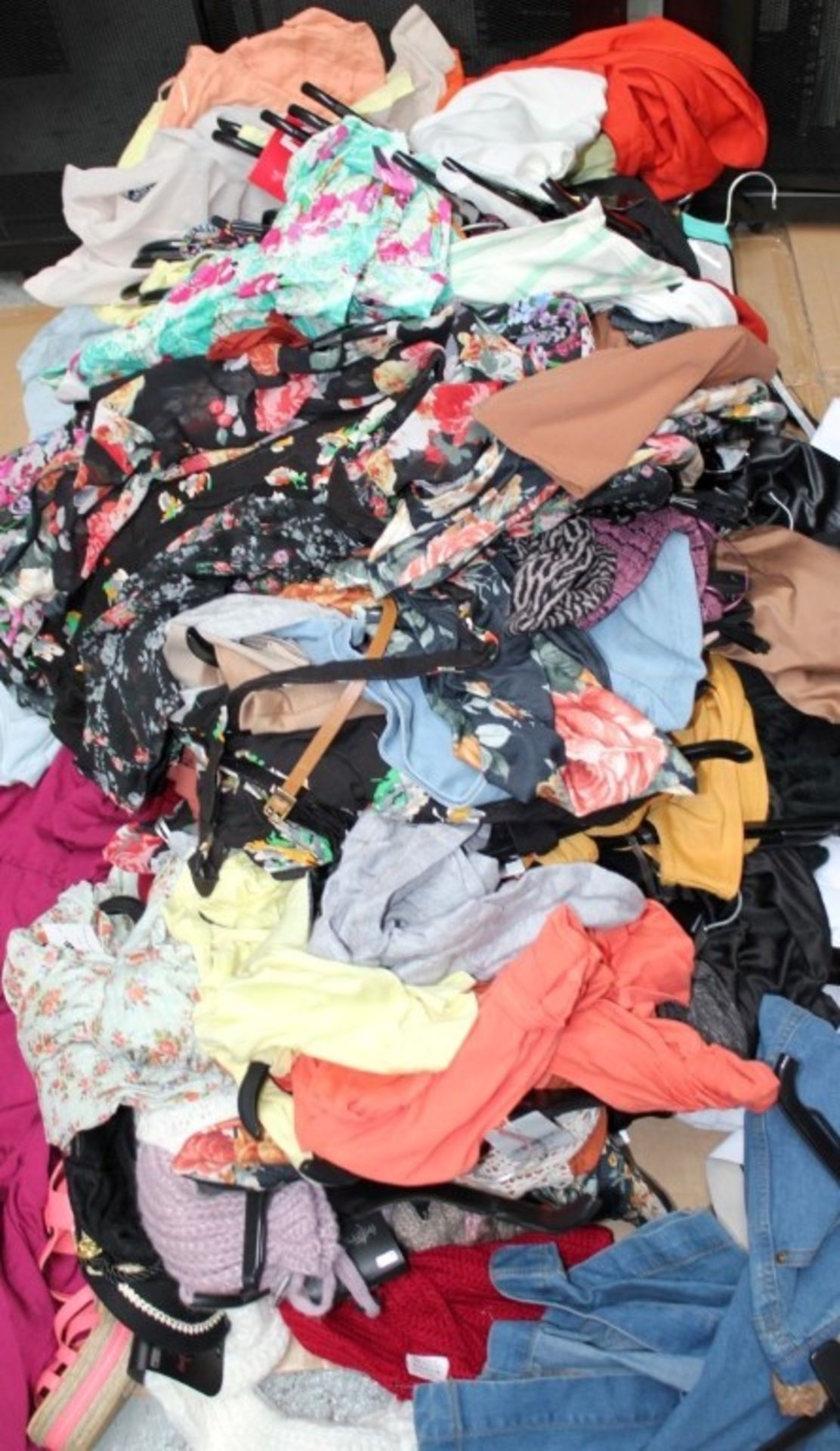 80 x Items Of Assorted Women's Clothing – Box2611 – Includes Dresses, Skirts & Tops, Also Some