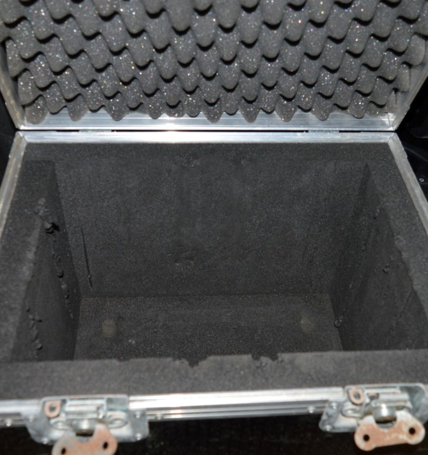 1 x Flight Case - Strong Protection Case With Internal Foam Protection - Size: H38 x W49 x D38 cms - - Image 2 of 2