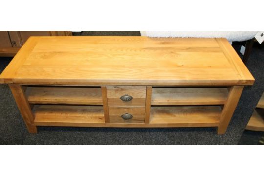 1 x Mark Webster 'Vermont' Solid Oak TV Unit (Widescreen) - 2-Drawers - Ex Display Stock – - Image 2 of 7