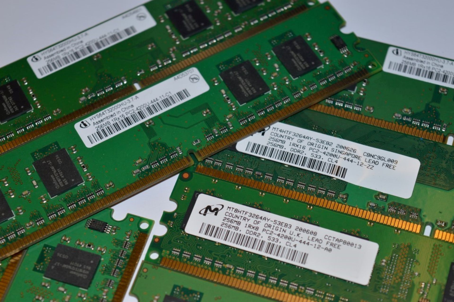 18 x Computer Memory Sticks - 256mb DDR2 - Various Brands - Ref IT010 - CL106 - Location: Altrincham - Image 3 of 5