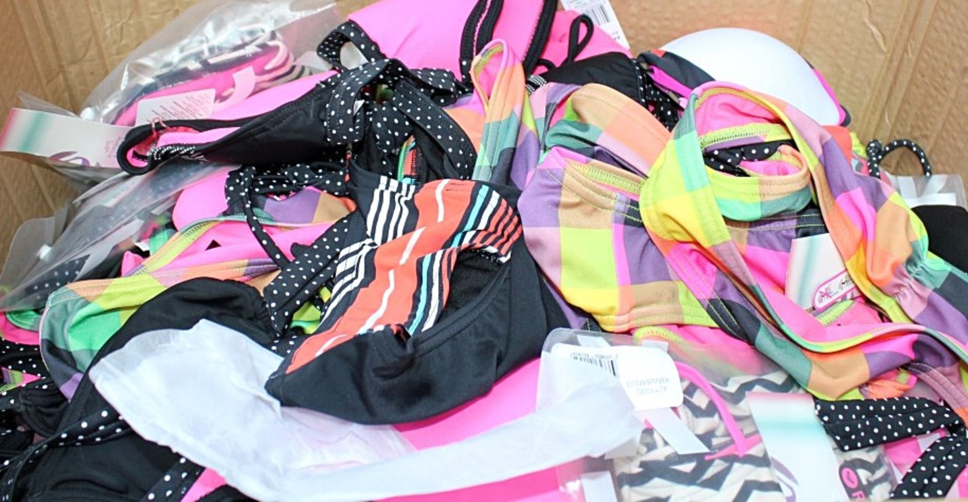 60 x Assorted ROXY Bikini Tops & Bottoms - Various Colours & Styles - Sizes Range From Small To - Image 2 of 4