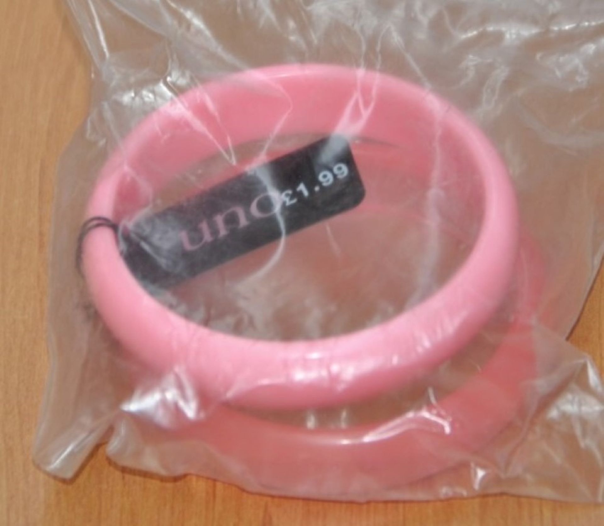 200 (approx) x UNO Braclets - Colour: PINK - Supplied In Packs Of 2 - Good Resale Potential - PRO123 - Image 2 of 3