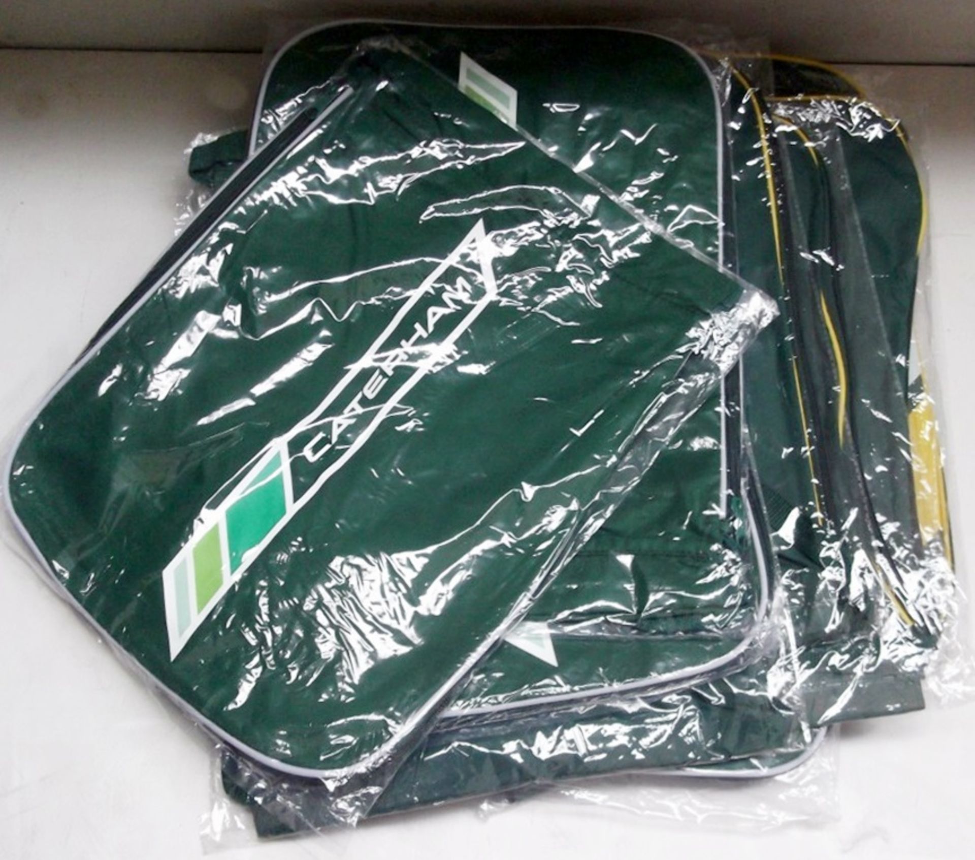 5 x CATERHAM F1 Nylon Backpacks - NEW & SEALED - Lined, With Dual Sholder Straps - CL155 - Ref: - Image 2 of 4