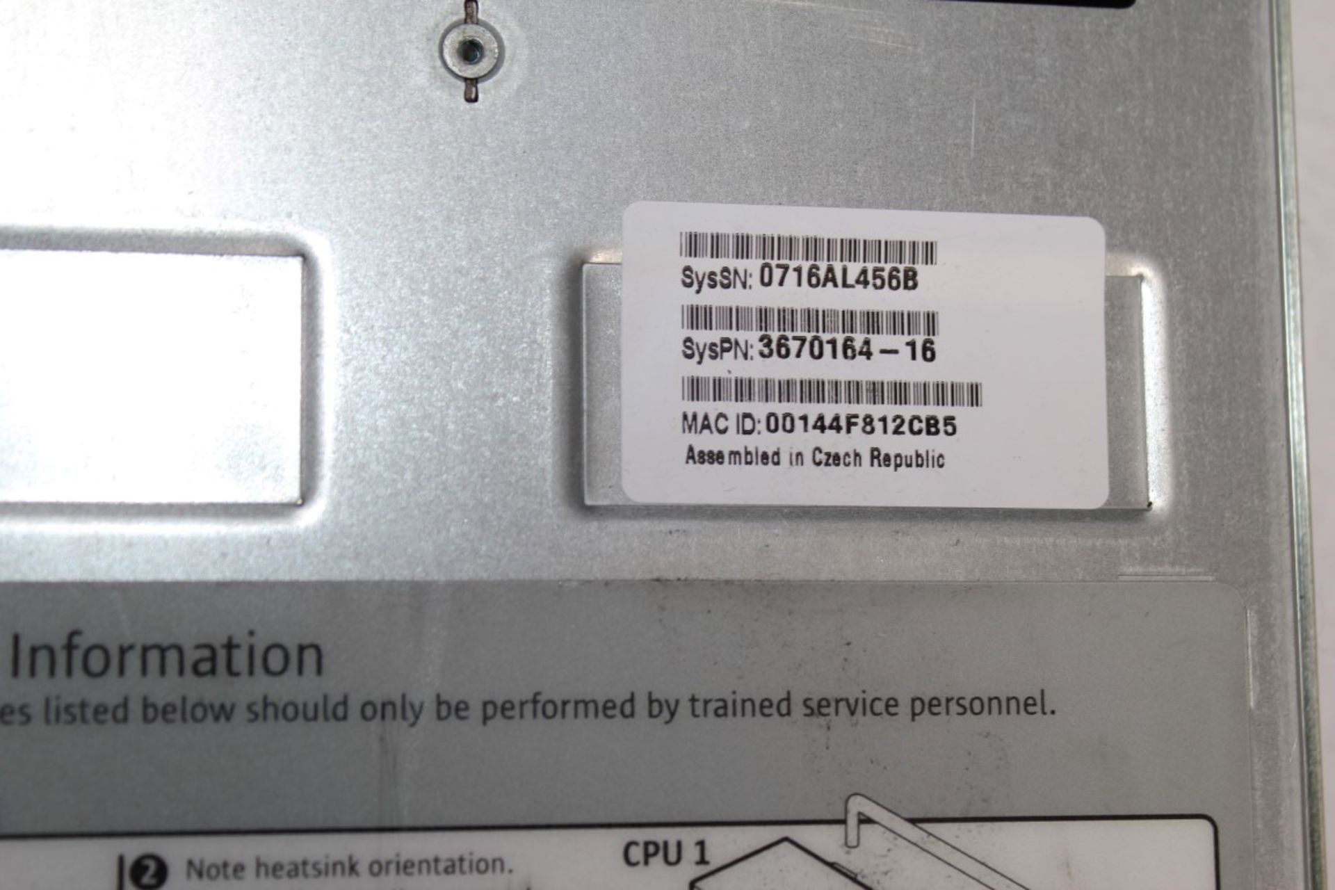 1 x Sun Fire X4100 M2 Server - 2nd Gen Opteron 2220 2.8 GHz Dual-Core - 8 GB - 2-way - Rack- - Image 2 of 5