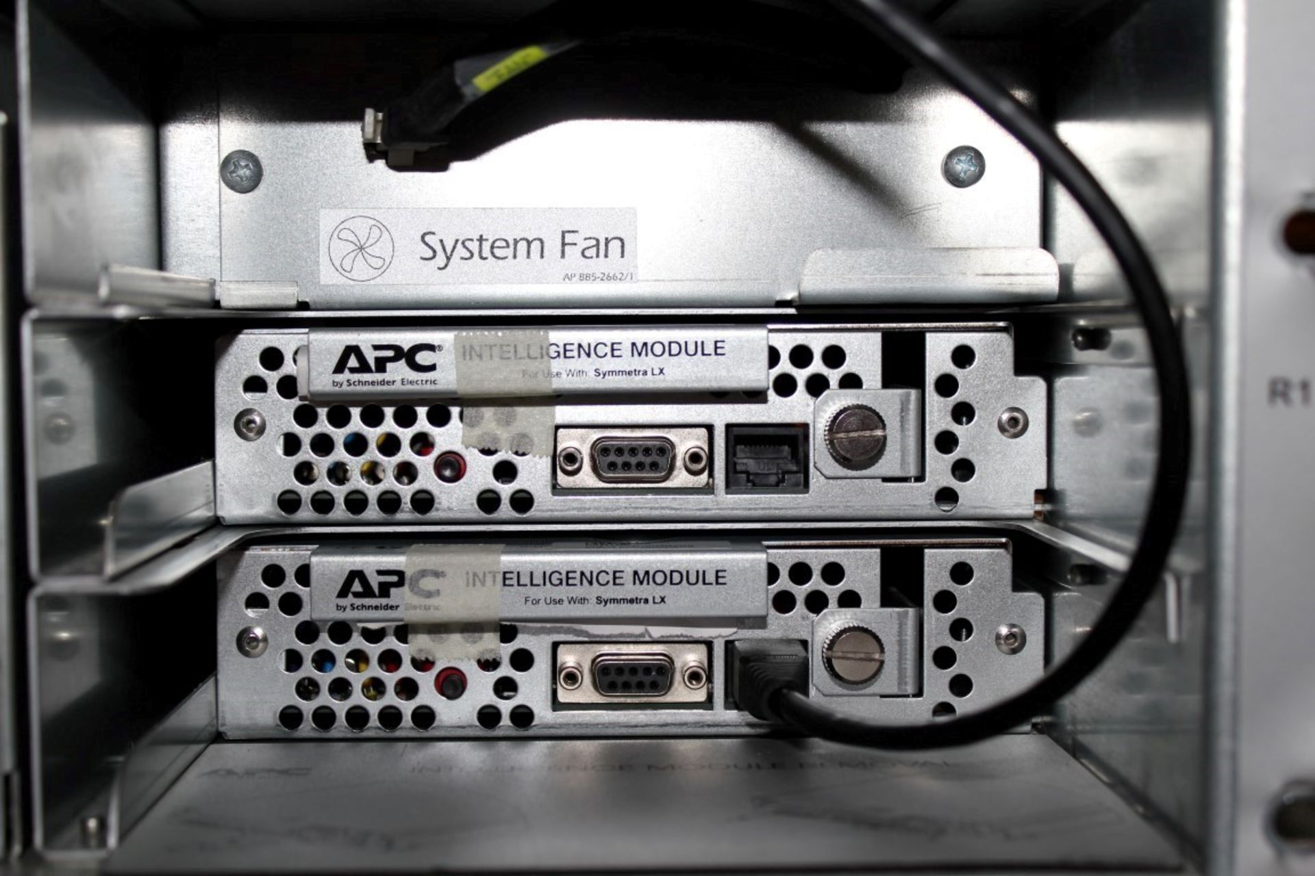 1 x APC Symmetra LX UPS (Uninterruptible Power Supply) - 16kVA Scalable to 16kVA N+1 Tower - - Image 4 of 13