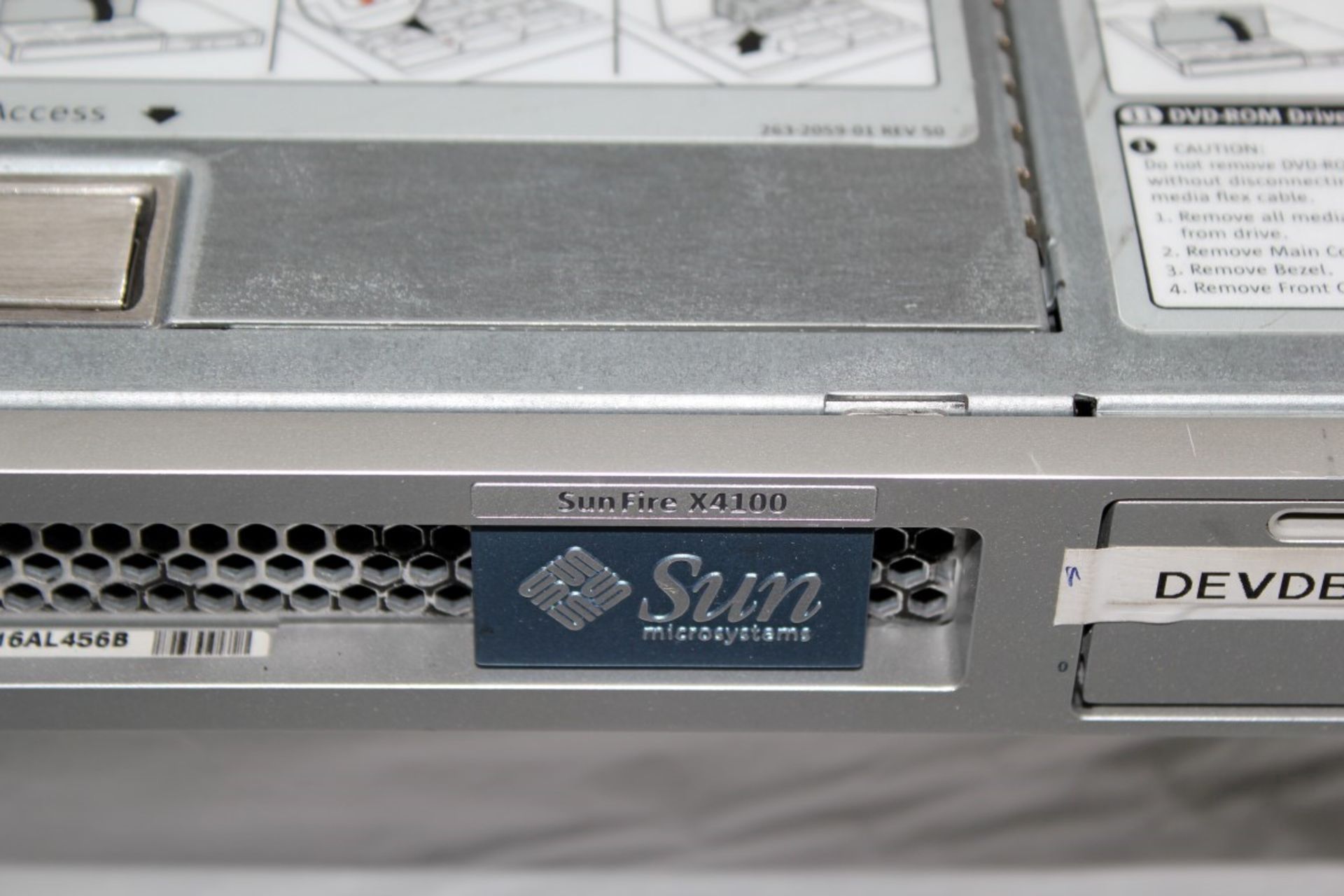 1 x Sun Fire X4100 M2 Server - 2nd Gen Opteron 2220 2.8 GHz Dual-Core - 8 GB - 2-way - Rack- - Image 5 of 5