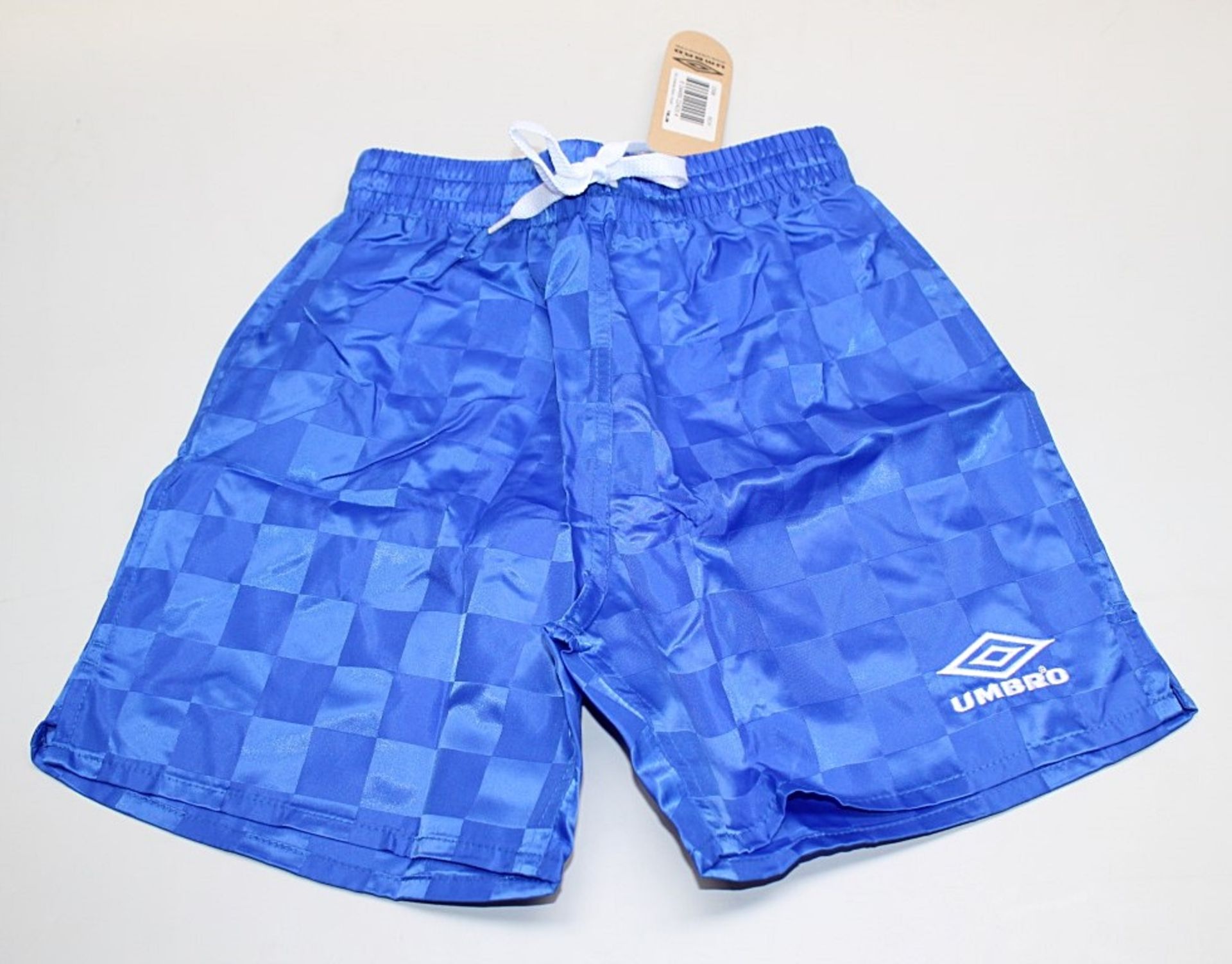 31 x Assorted Umbro Rio Grande Shorts - Youth Sizes - Size: All Youth Medium - Colour: Green / - Image 4 of 5