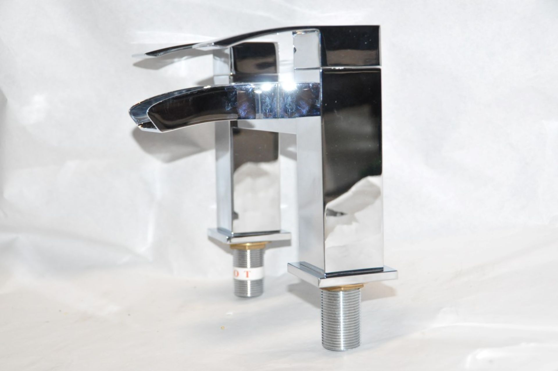 1 x Chrome Bath Filler – Used Commercial Samples - Boxed in Good Condition – No Fittings - Model : - Image 2 of 5