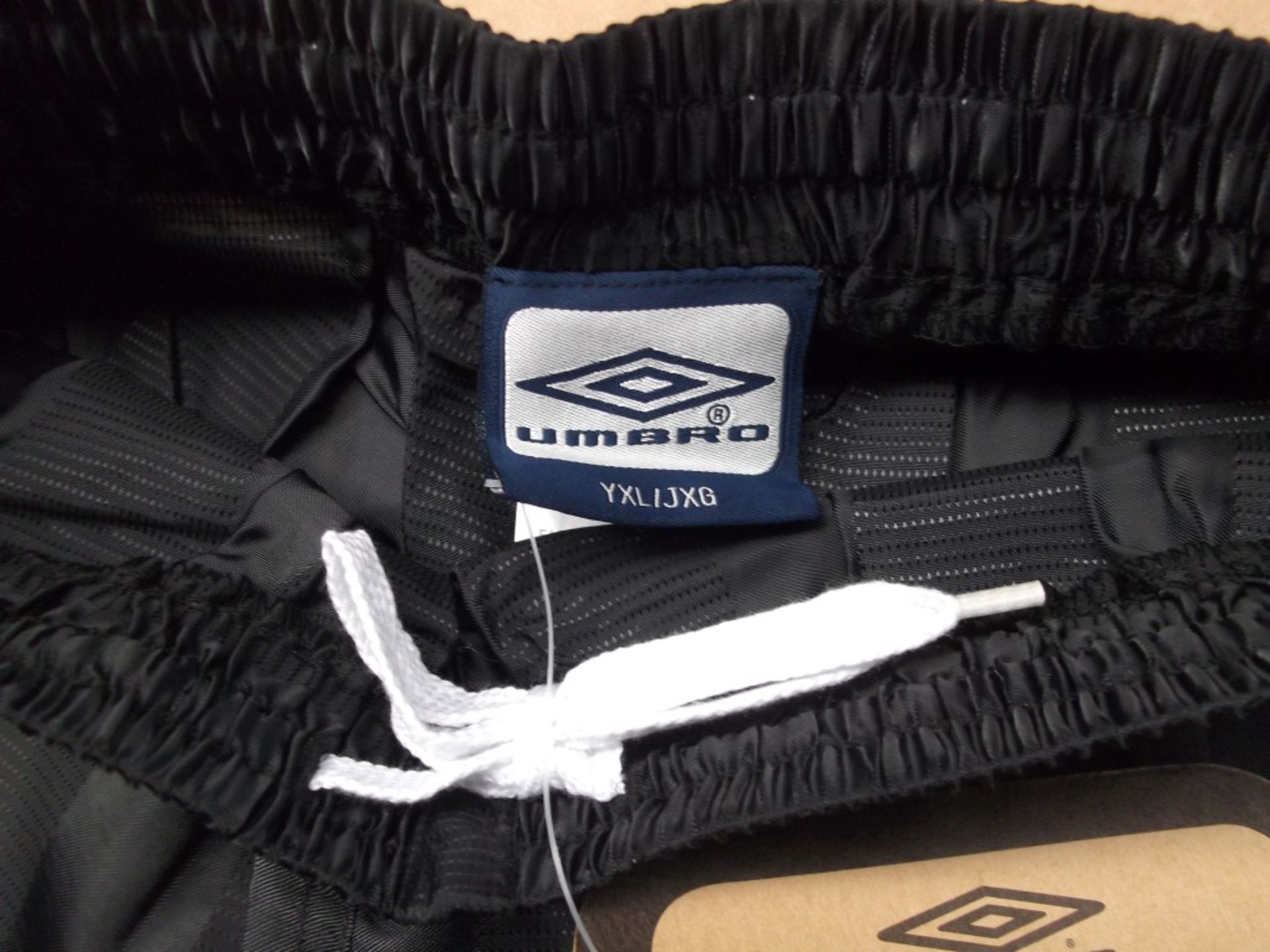 92 x Pairs Of Umbro "AZZURRI" Boys Sports Shorts - Colour: Black With White Detailing - Size: - Image 5 of 5