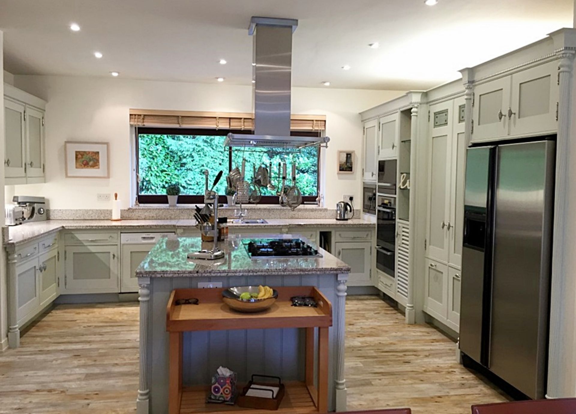 1 x Mark Wilkinson Designer kitchen With Miele Appliances & Granite Worksurfaces - No VAT