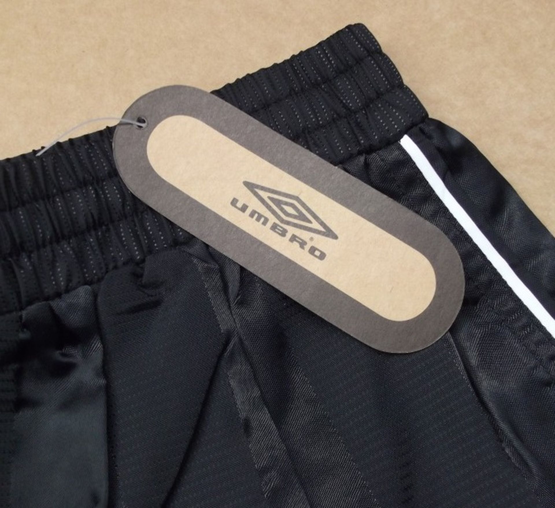 92 x Pairs Of Umbro "AZZURRI" Boys Sports Shorts - Colour: Black With White Detailing - Size: - Image 4 of 5