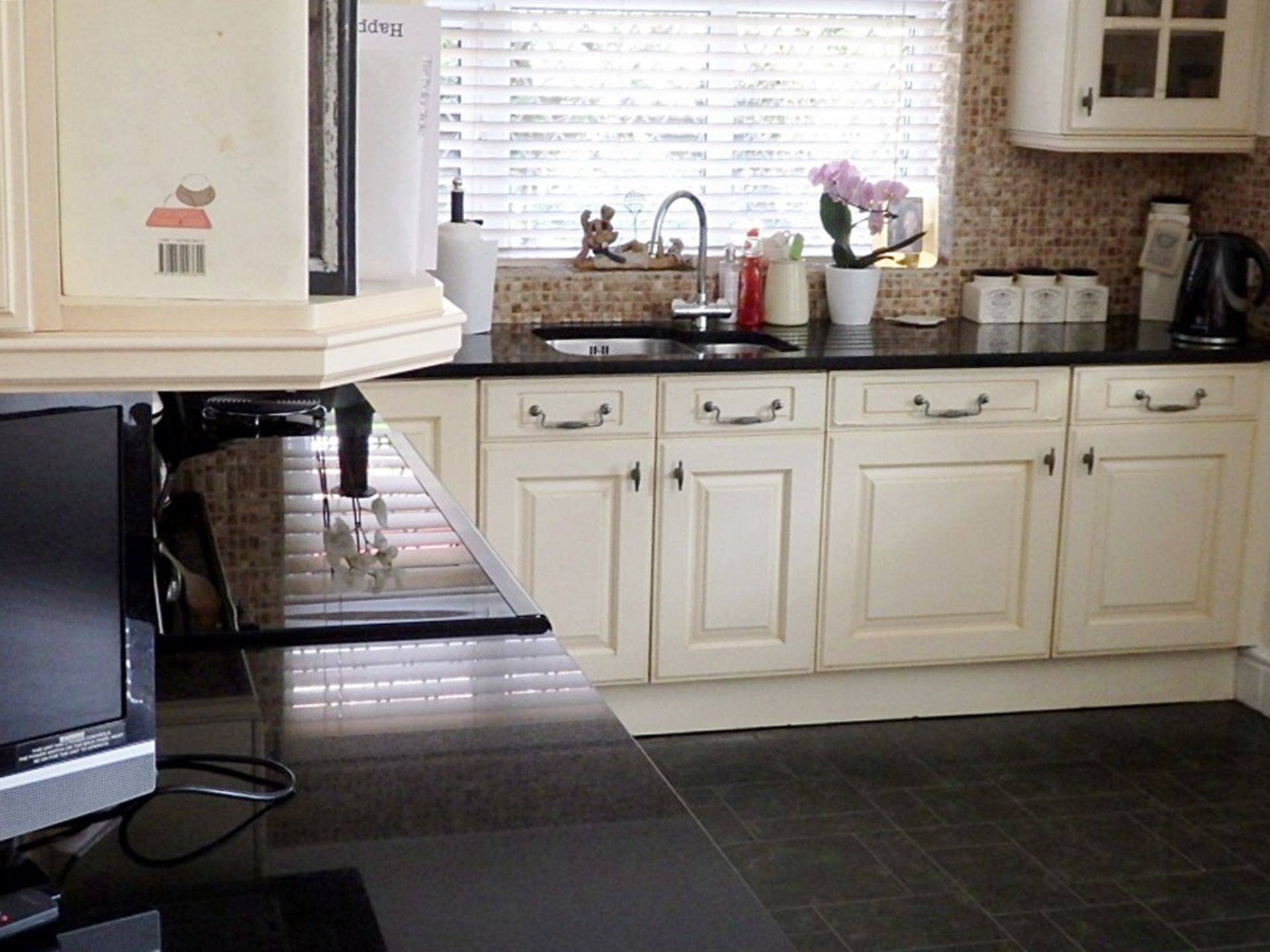1 x Traditional Style Cream Kitchen With Luxurious Black Granite Worktops - Includes Freezer & - Image 23 of 31