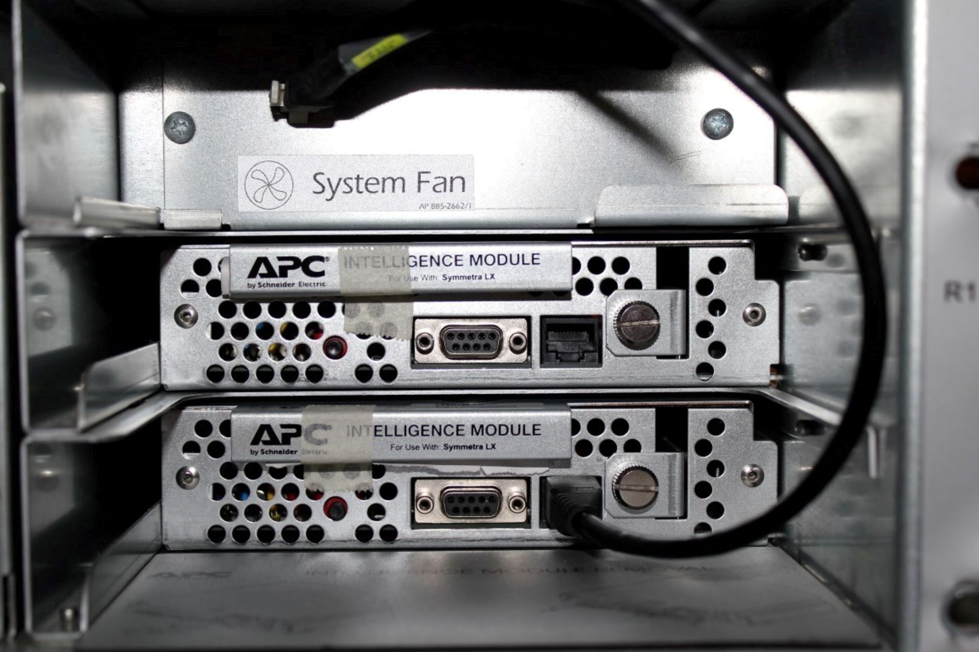 1 x APC Symmetra LX UPS (Uninterruptible Power Supply) - 16kVA Scalable to 16kVA N+1 Tower - - Image 5 of 13