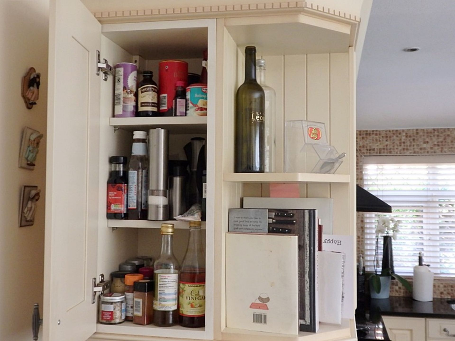 1 x Traditional Style Cream Kitchen With Luxurious Black Granite Worktops - Includes Freezer & - Image 31 of 31