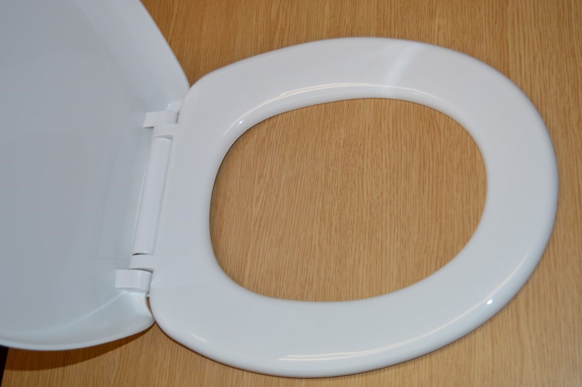 6 x Soft Close COMFORT Toilet Seats - Brand New Boxed Stock - CL034 - Ideal For Resale - Vogue - Image 5 of 7