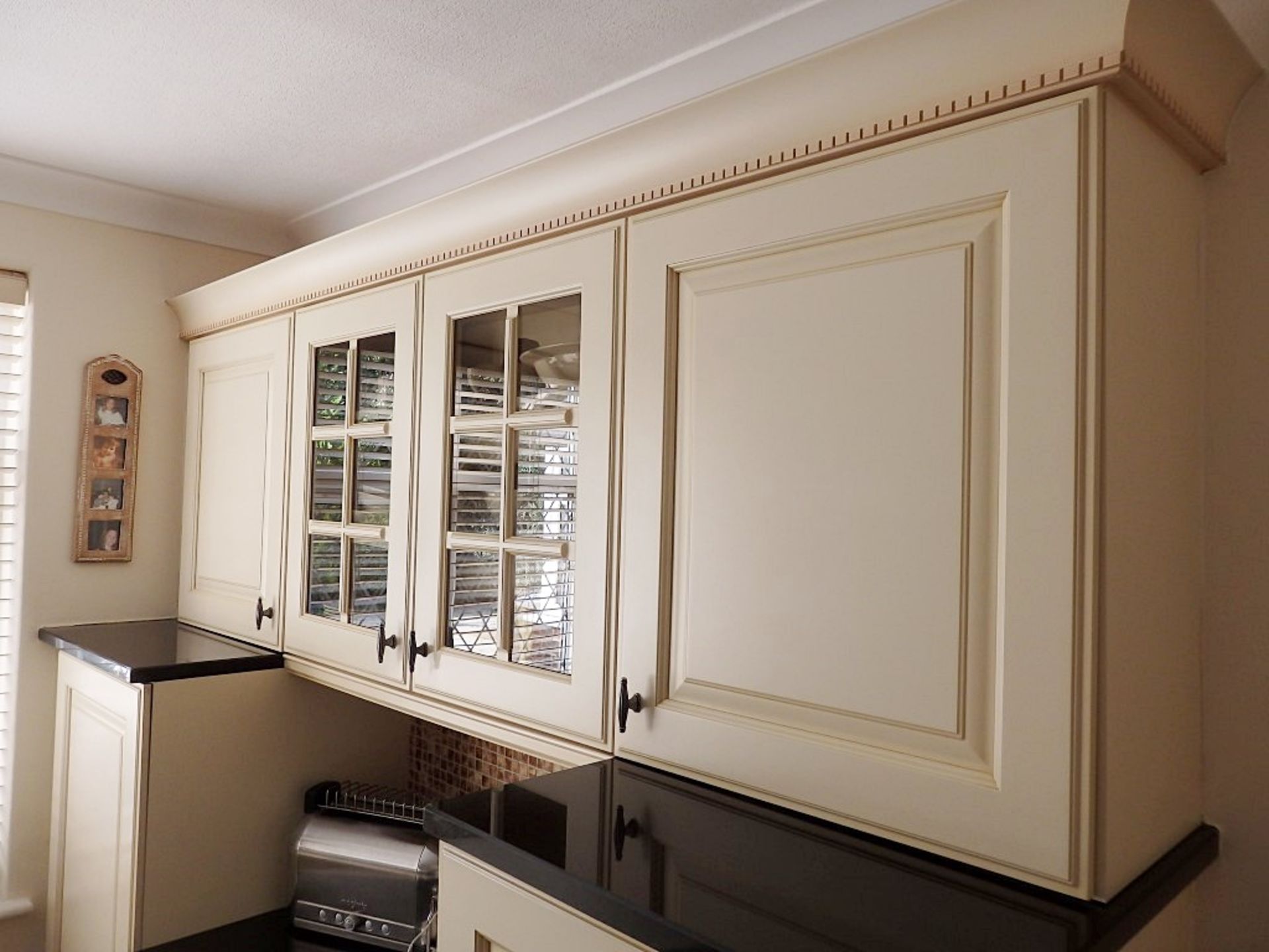 1 x Traditional Style Cream Kitchen With Luxurious Black Granite Worktops - Includes Freezer & - Image 6 of 31