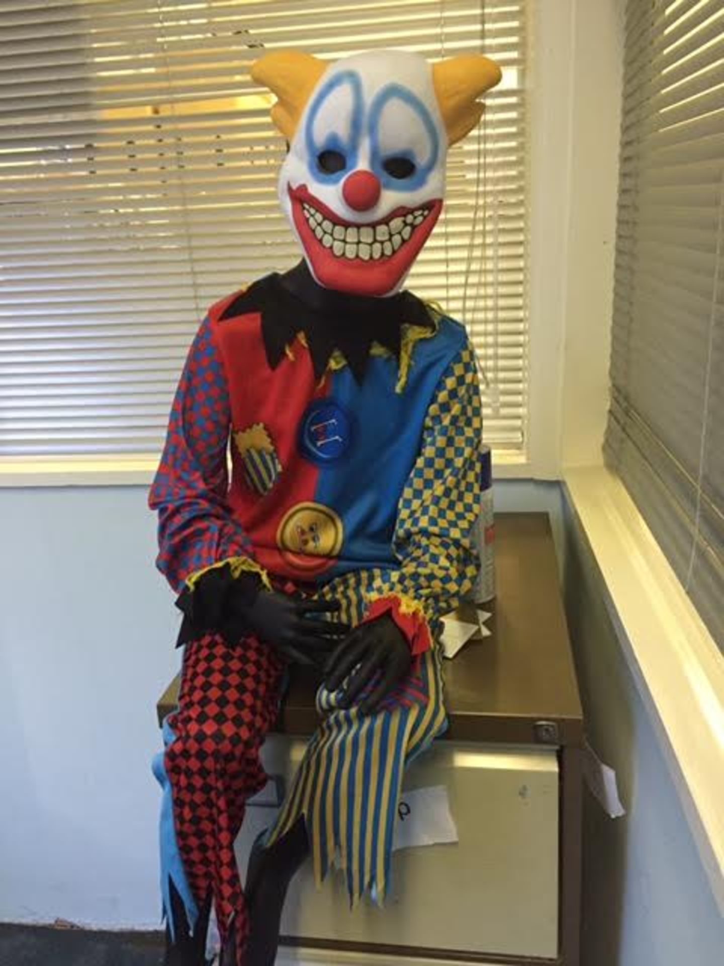 10 x Halloween SCARY CLOWN Dressing Up Costume - For Those Who Really Want a Spooky Trick or Treat - Image 2 of 3