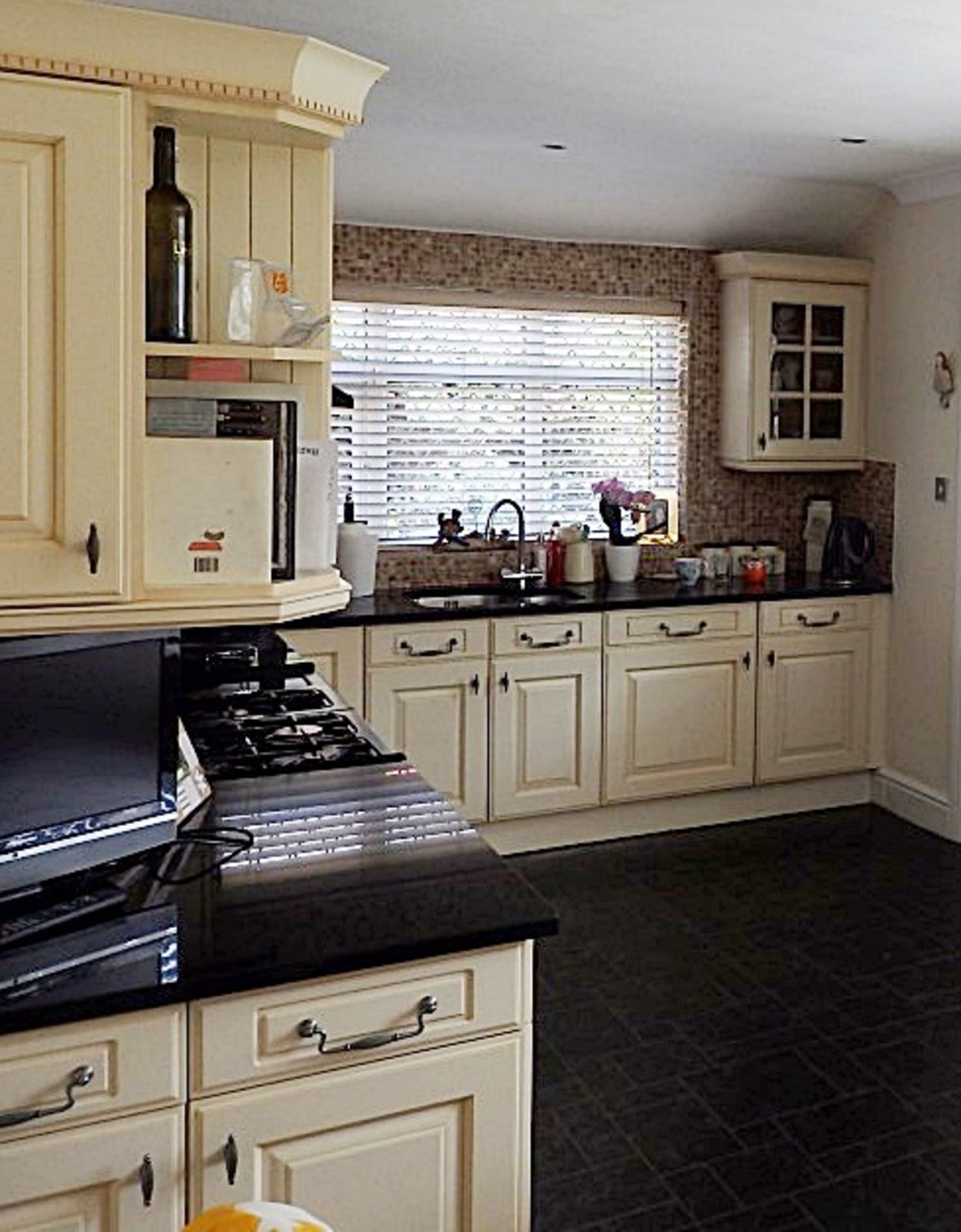 1 x Traditional Style Cream Kitchen With Luxurious Black Granite Worktops - Includes Freezer & - Image 8 of 31