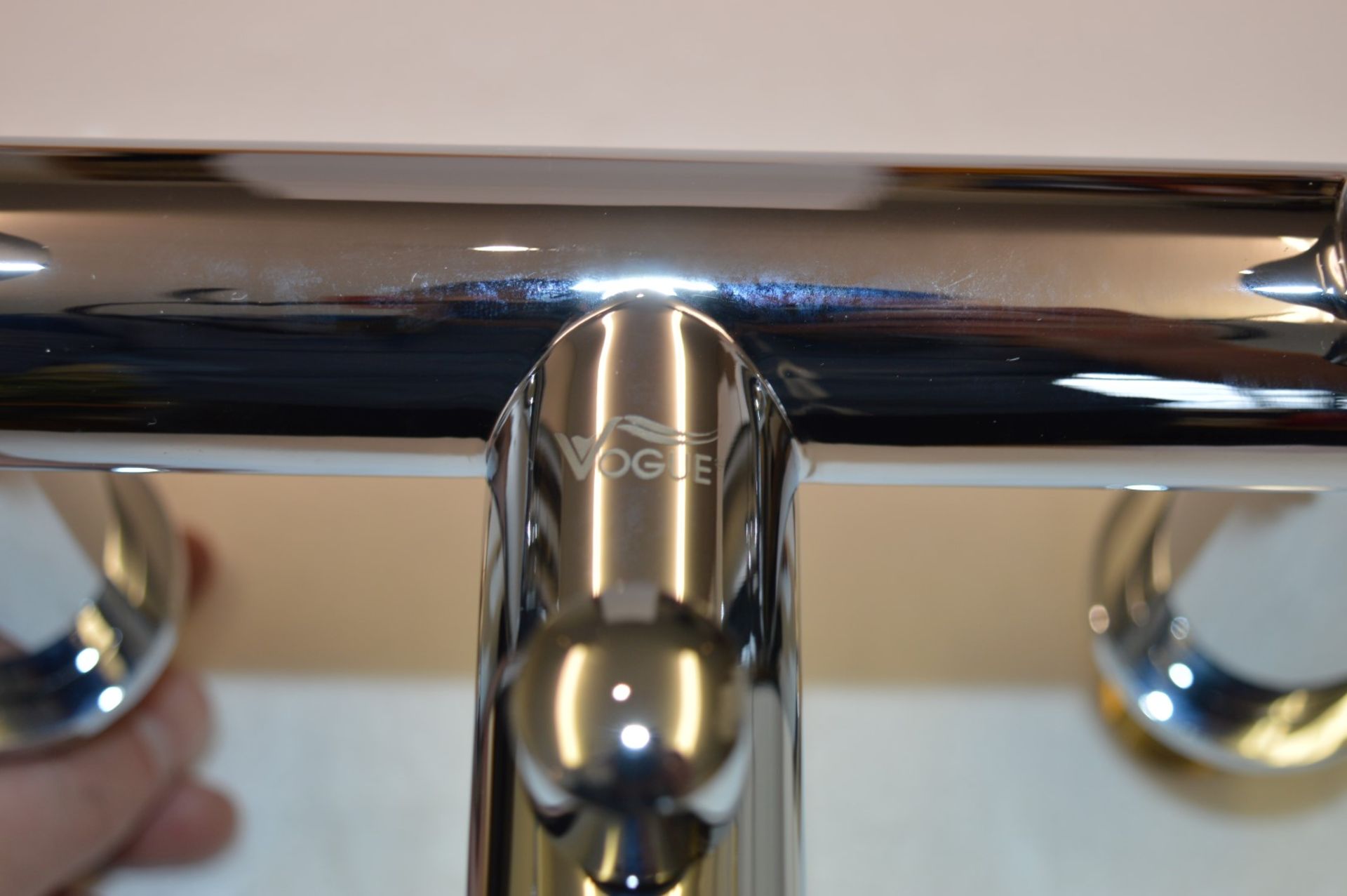 1 x Series 5 Bath Shower Mixer Tap With Handset - Vogue Bathrooms Platinum Brassware Collection - - Image 6 of 9