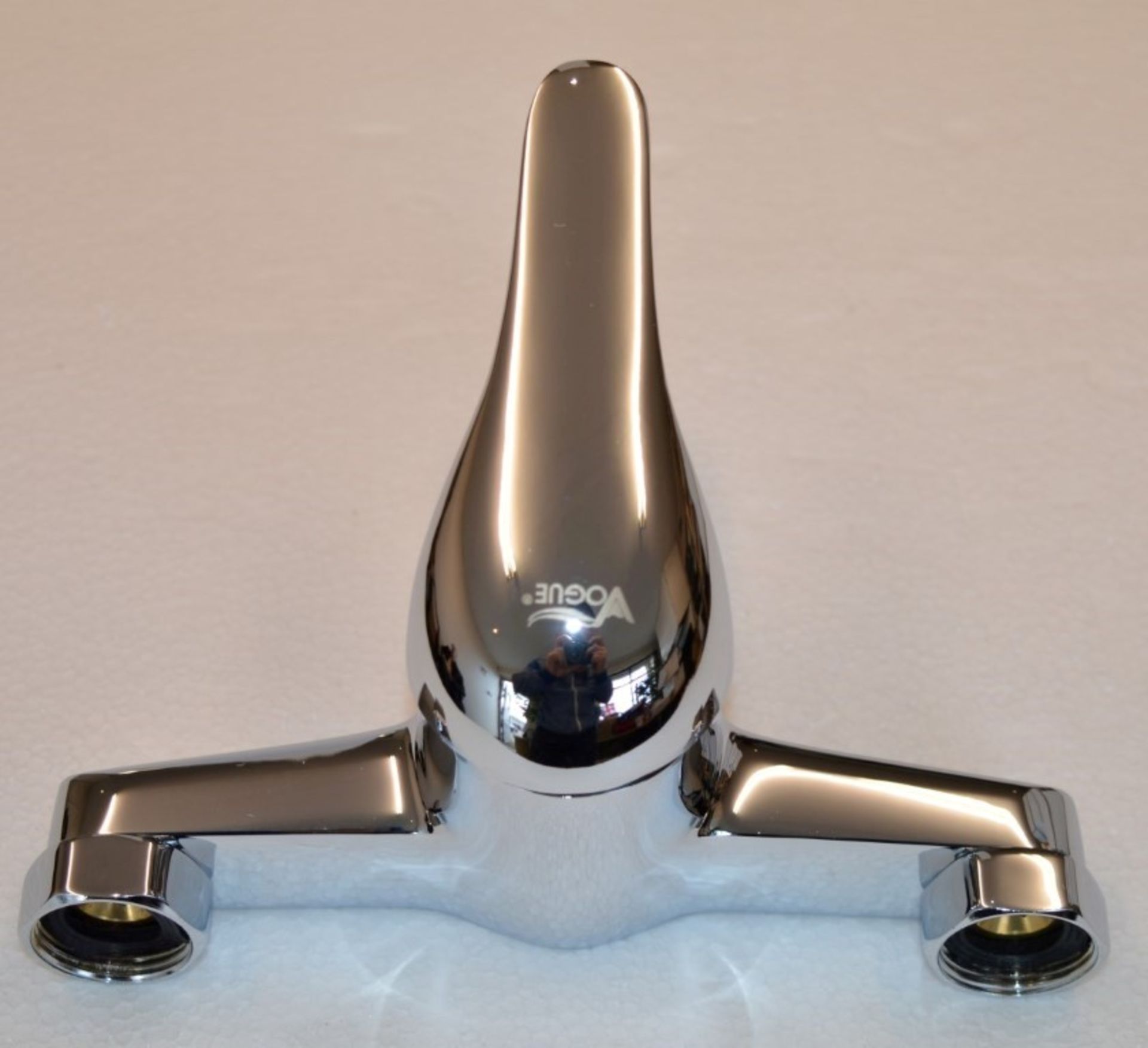 1 x Vogue Carmina Deck Mounted Bath Shower Mixer Tap - Includes Bath Mixer Tap, Shower Head and - Image 3 of 11