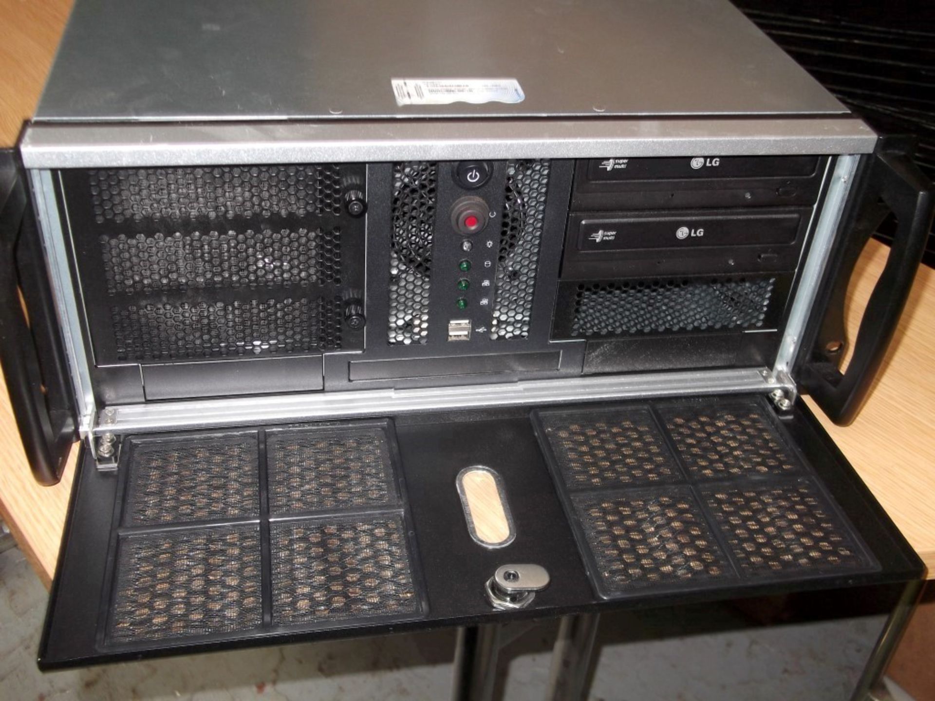 1 x Redbox Recorder - Enterprise IPT / Voice Recording Rackmount Server - Size: 2U - Core 2 Duo - Image 2 of 4
