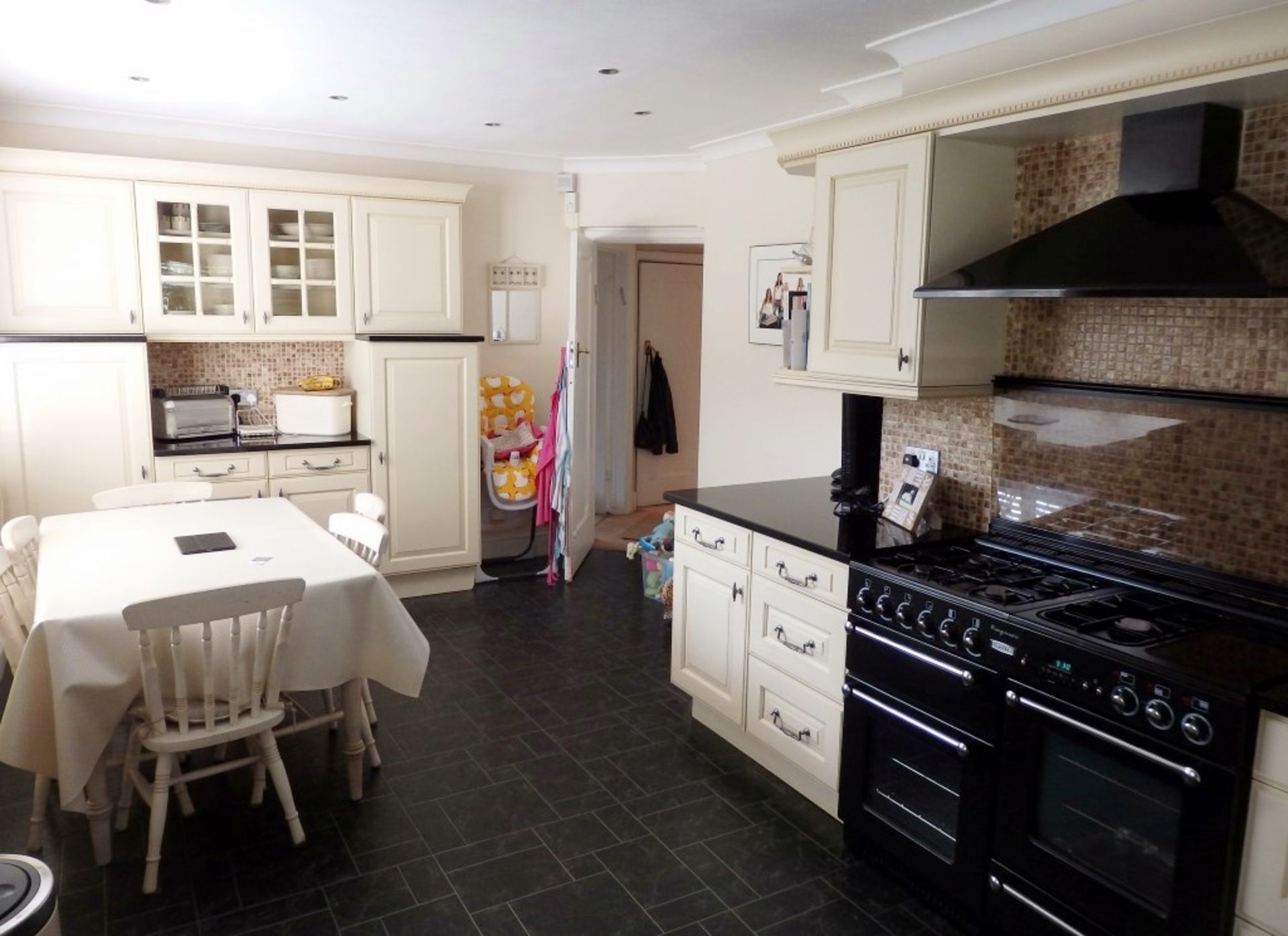 1 x Traditional Style Cream Kitchen With Luxurious Black Granite Worktops - Includes Freezer & - Image 9 of 31