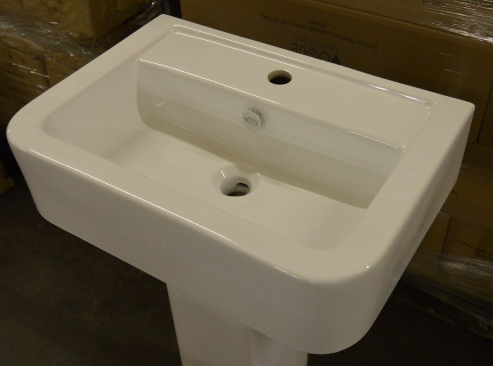 1 x Vogue Bathrooms OPTIONS Single Tap Hole SINK BASIN With Pedestal - 580mm Width - Brand New Boxed - Image 2 of 8