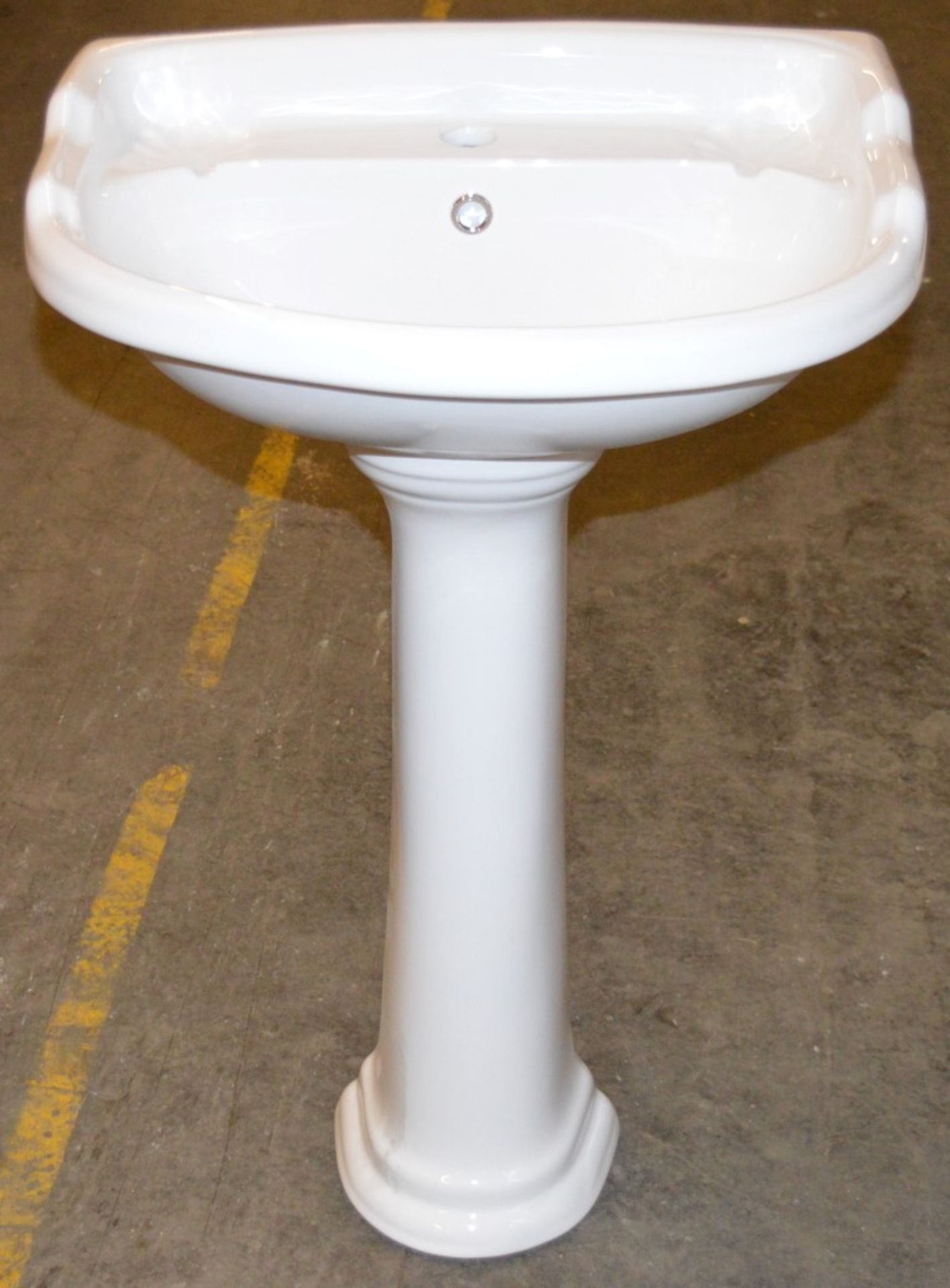 1 x Vogue Bathrooms AUBURY Single Tap Hole SINK BASIN With Pedestal - 580mm Width - Brand New