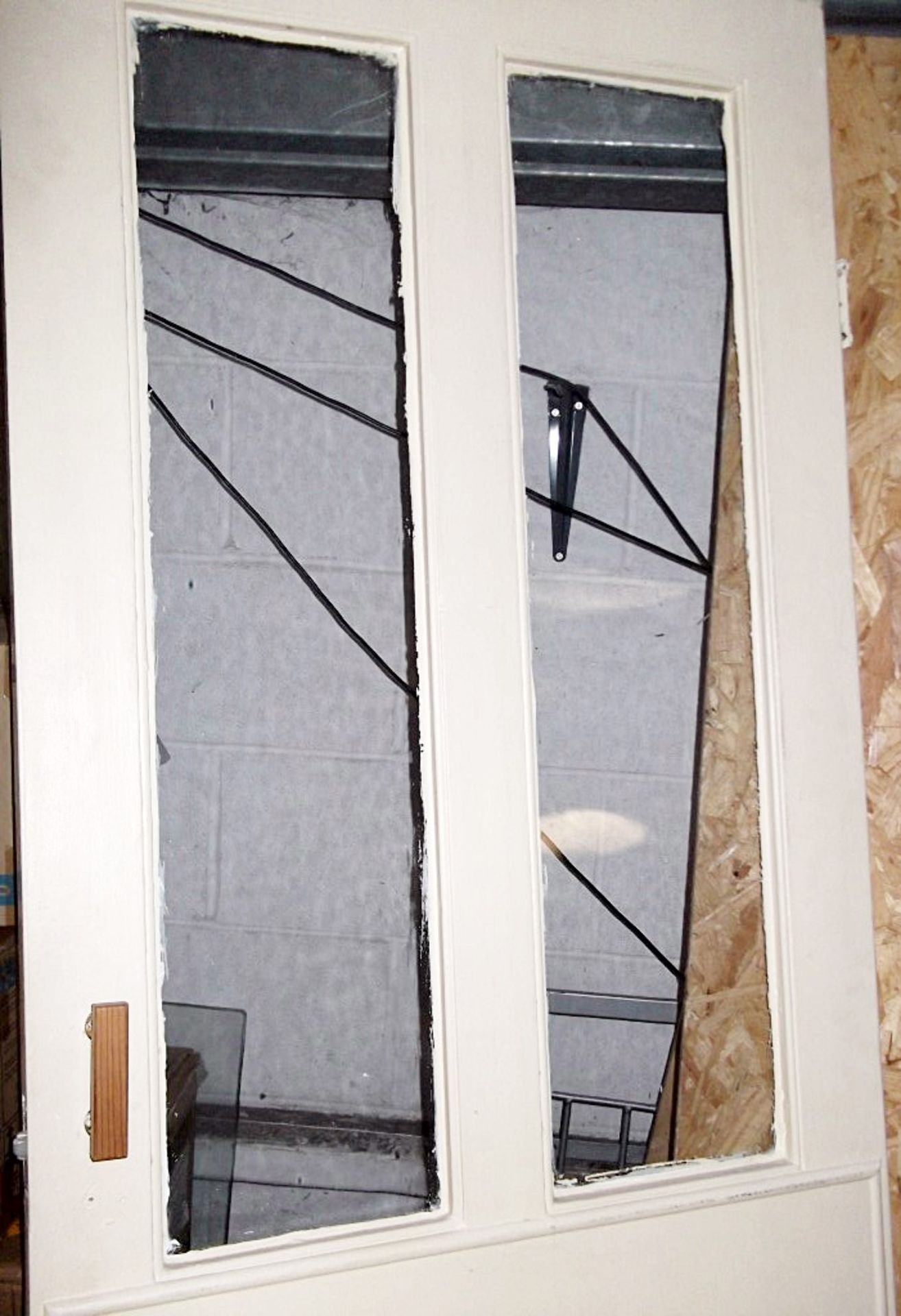 1 x Door Featuring 2 Glass Panels - Pre-owned In Useable Condition - Dimensions: H197.5 x W68cm - - Image 5 of 5