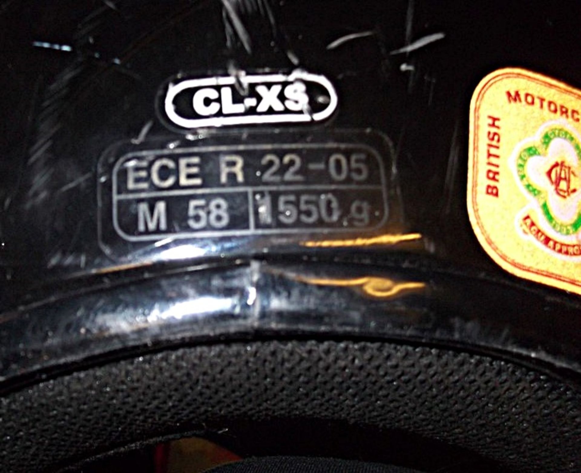 1 x HJC Motorcycle Helmet - Medium Adult - Pre-loved, In Good Condition - PD045 - CL079 - - Image 3 of 3