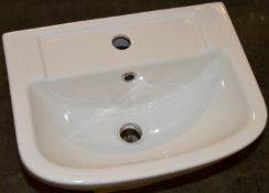 20 x Vogue Bathrooms ZERO One Tap Hole WALL HUNG SINK BASINS - 450mm Width - Brand New Boxed Stock -