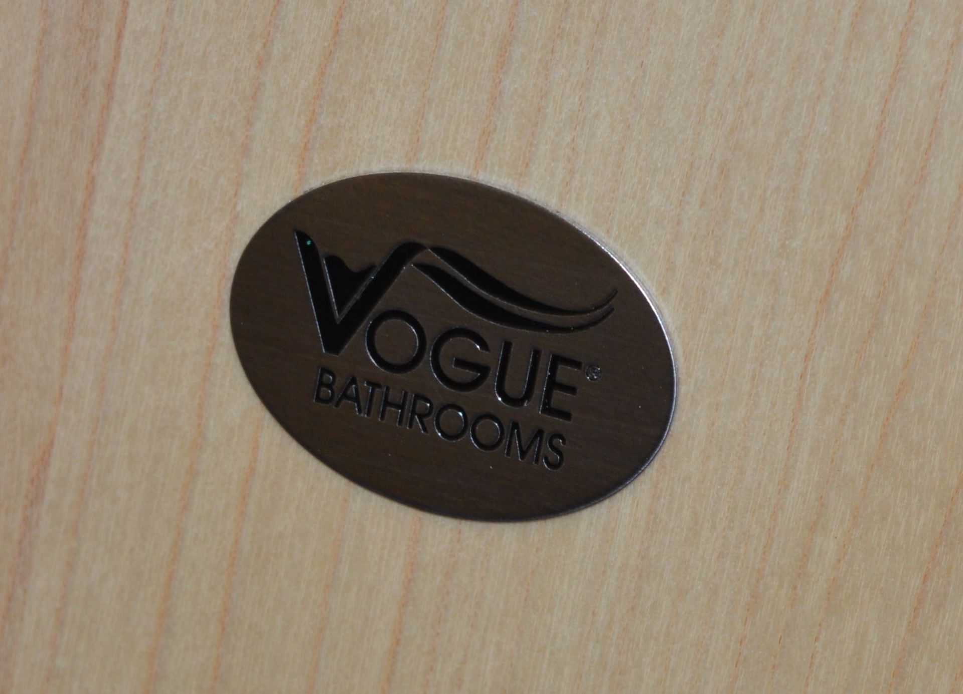 5 x Shaker Maple Wooden Toilet Seats With Chrome Fittings - Type VFM08 - High Quality Vogue - Image 5 of 5