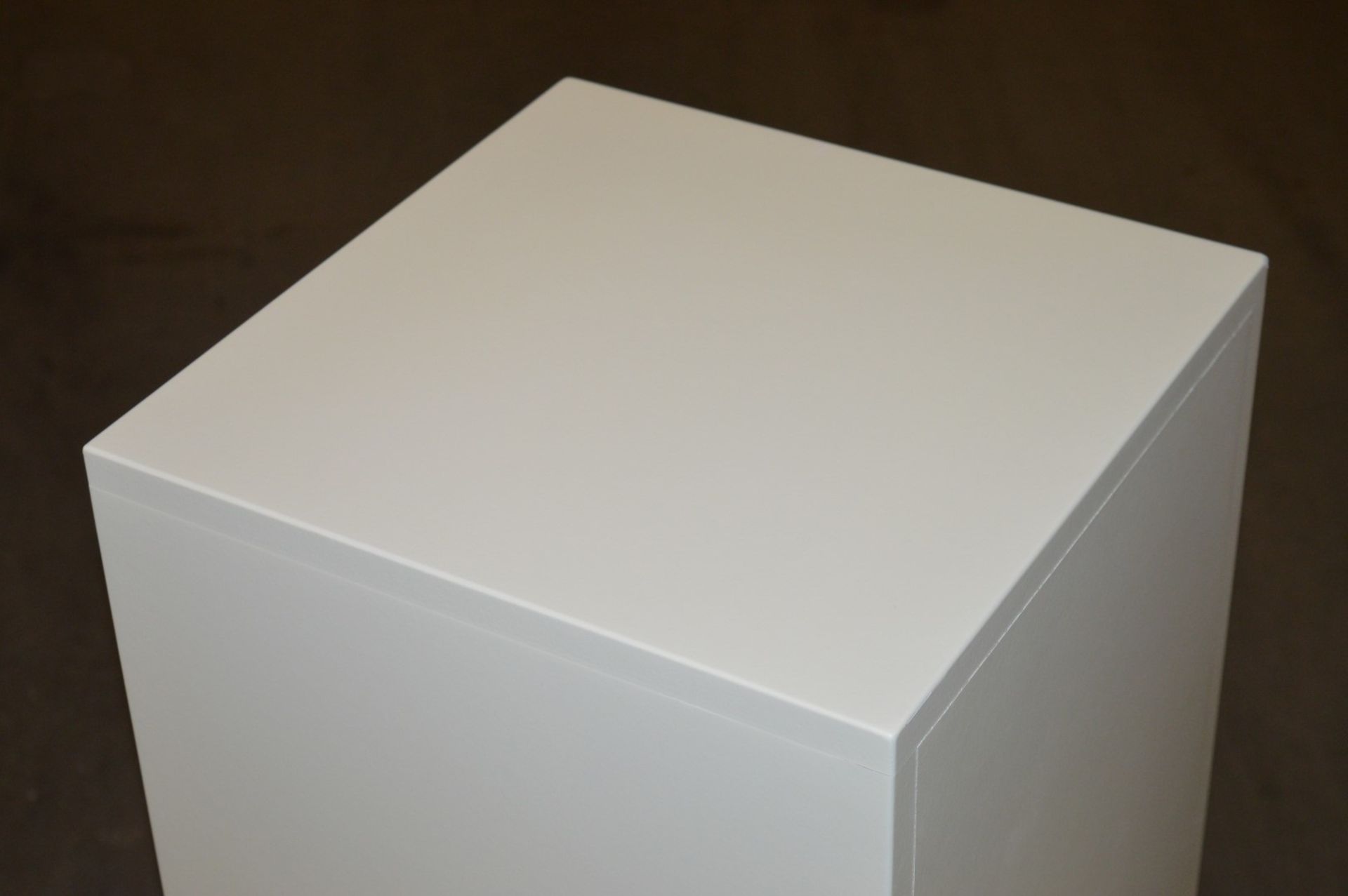 30 x Retail Store Exhibition Display Plinths - Gloss Whte - Unused Stock - In Four Various Heights - - Image 3 of 4