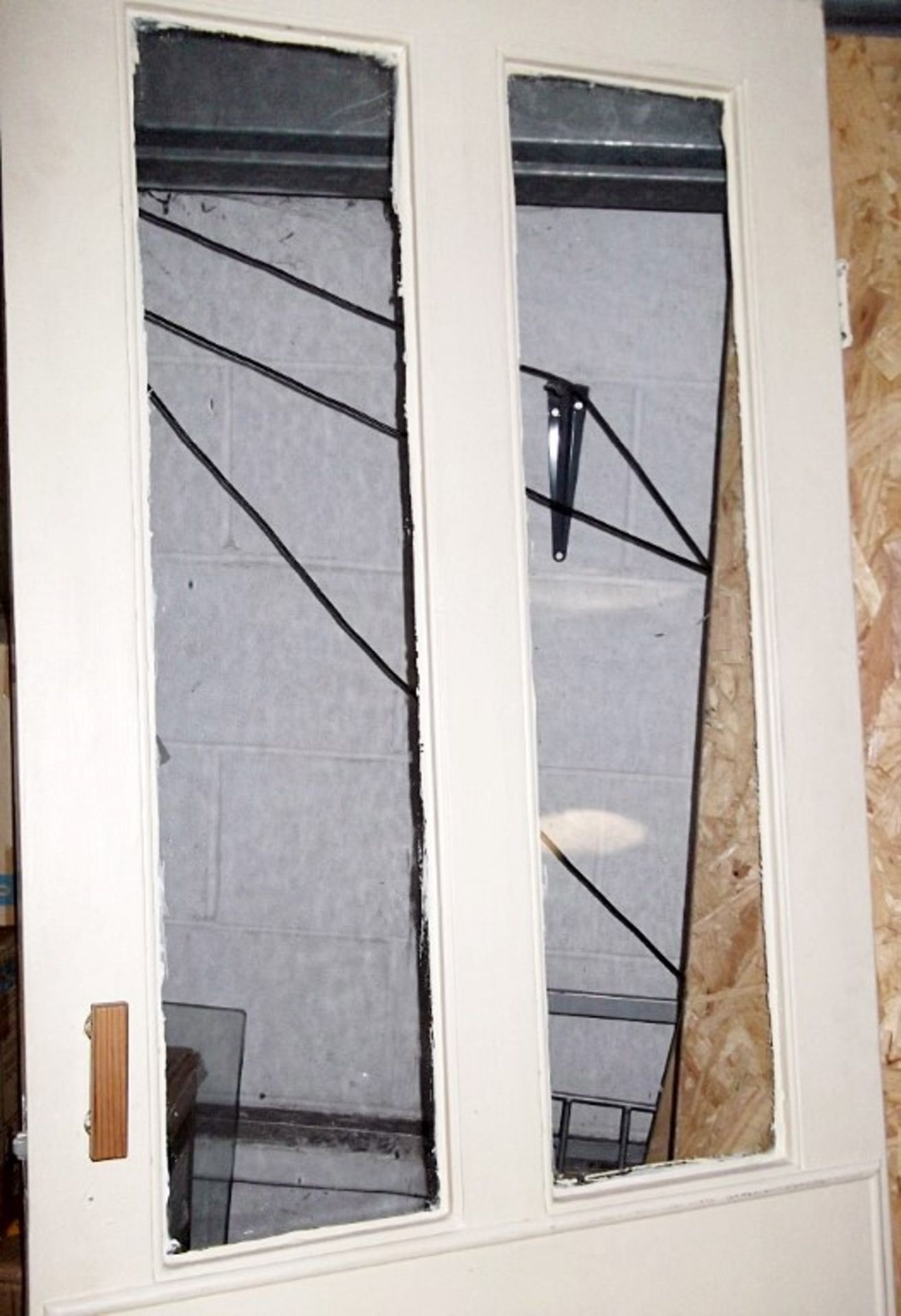 1 x Door Featuring 2 Glass Panels - Pre-owned In Useable Condition - Dimensions: H197.5 x W68cm - - Image 2 of 5