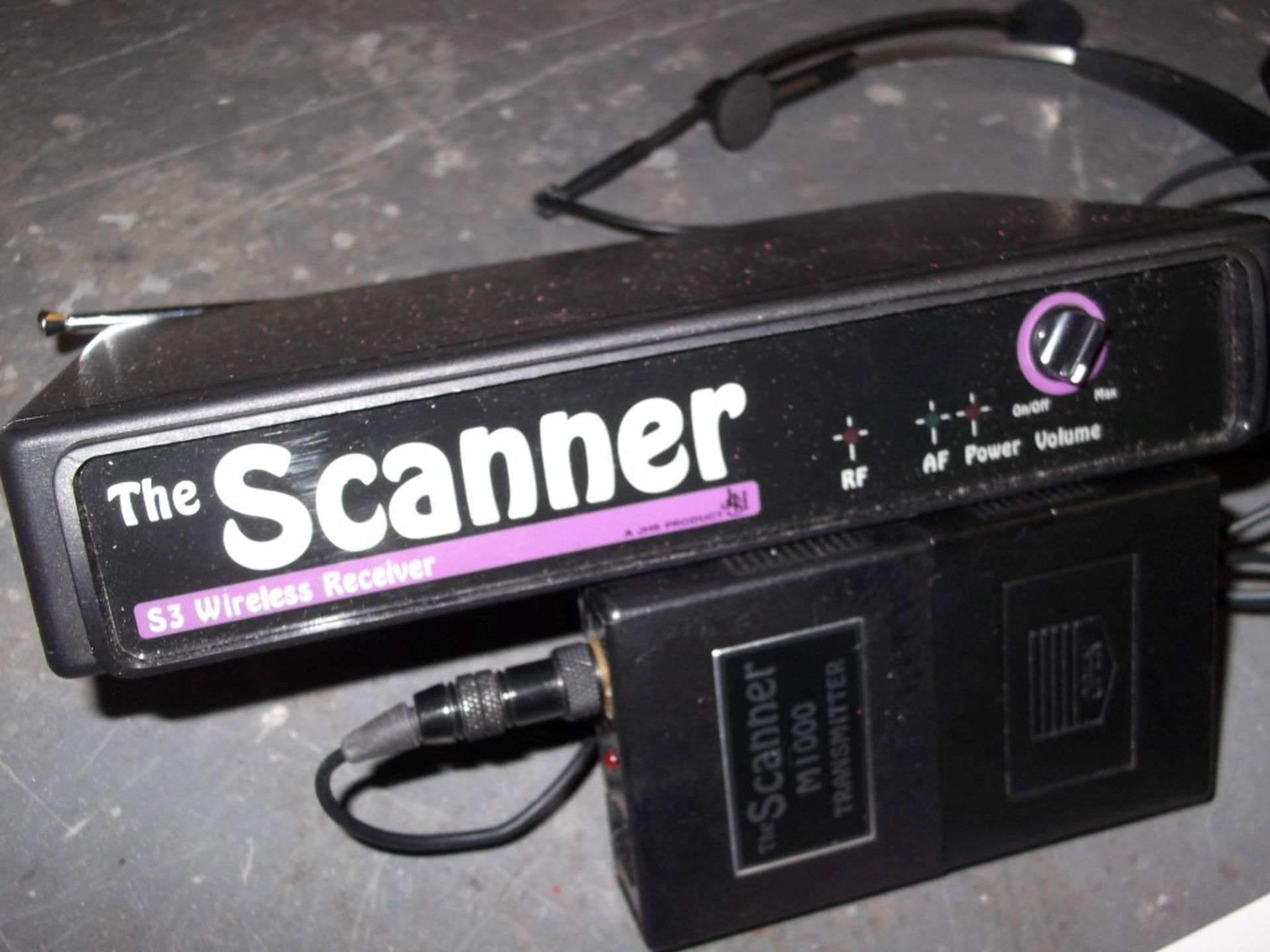 1 x Wireless Head Mic System - Pre-owned, One Previous Professional Owner - Transmitter Receiver, - Image 2 of 4