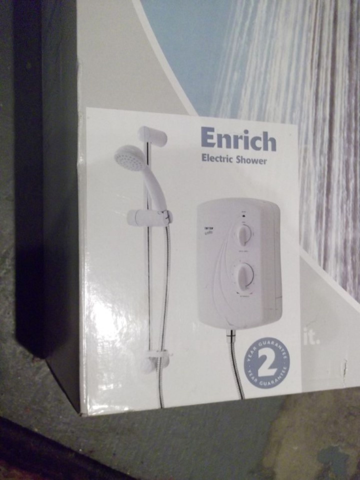 1 x Triton Enrich Electric Shower 8.5kW White - New & Sealed - PD011 - CL079 - Location: Leeds LS13 - Image 2 of 3