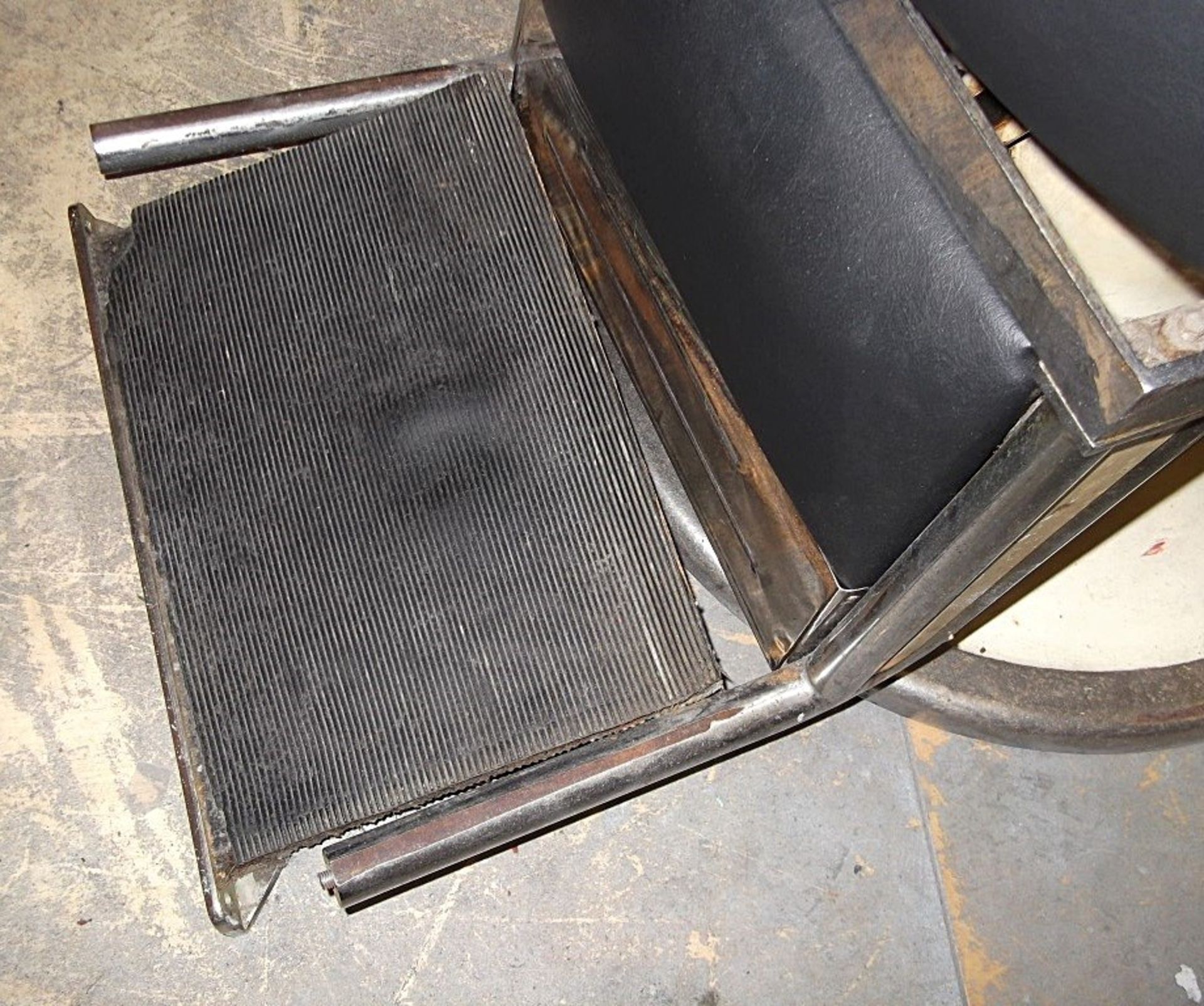 1 x Antique / Retro Barbers Chair - Partly Restored and Reupholstered As Shown - W58 x H8 x D100cm - - Image 4 of 6