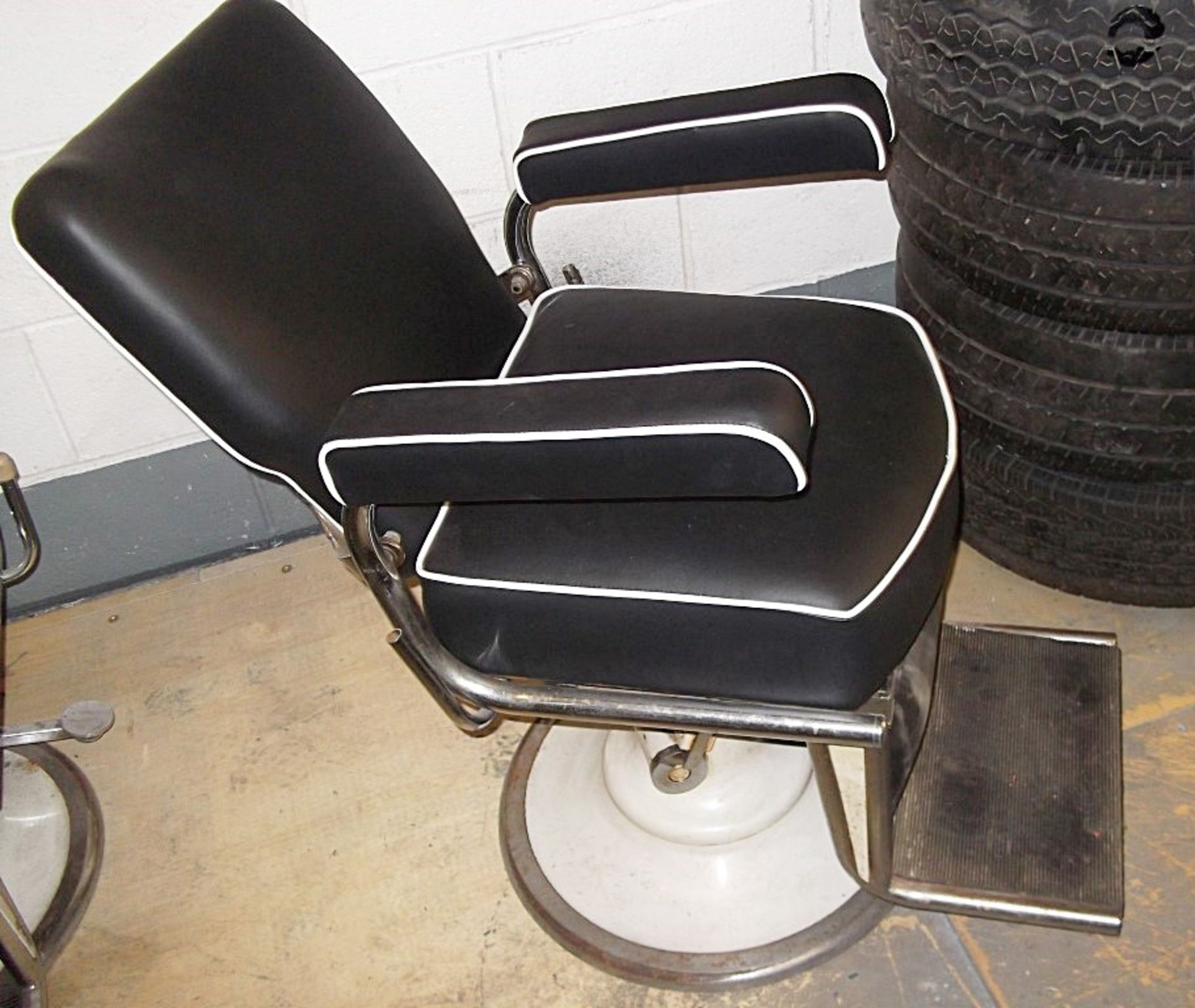 1 x Antique / Retro Barbers Chair - Partly Restored and Reupholstered As Shown - W58 x H8 x D100cm - - Image 4 of 6