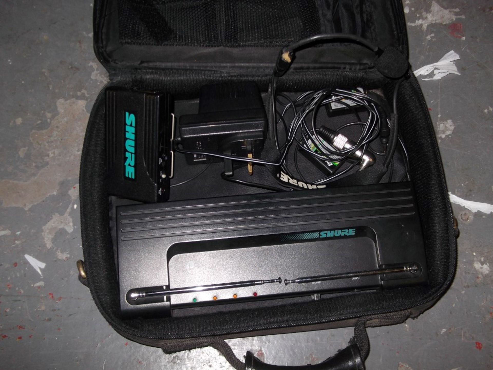 1 x Wireless Head Mic System - Pre-owned, One Previous Professional Owner - Transmitter Receiver, - Image 5 of 6