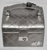 1 x "AB Collezioni" Italian Luxury Jewellery Case (33493) - Ref LT114  – Features A Pull-Out