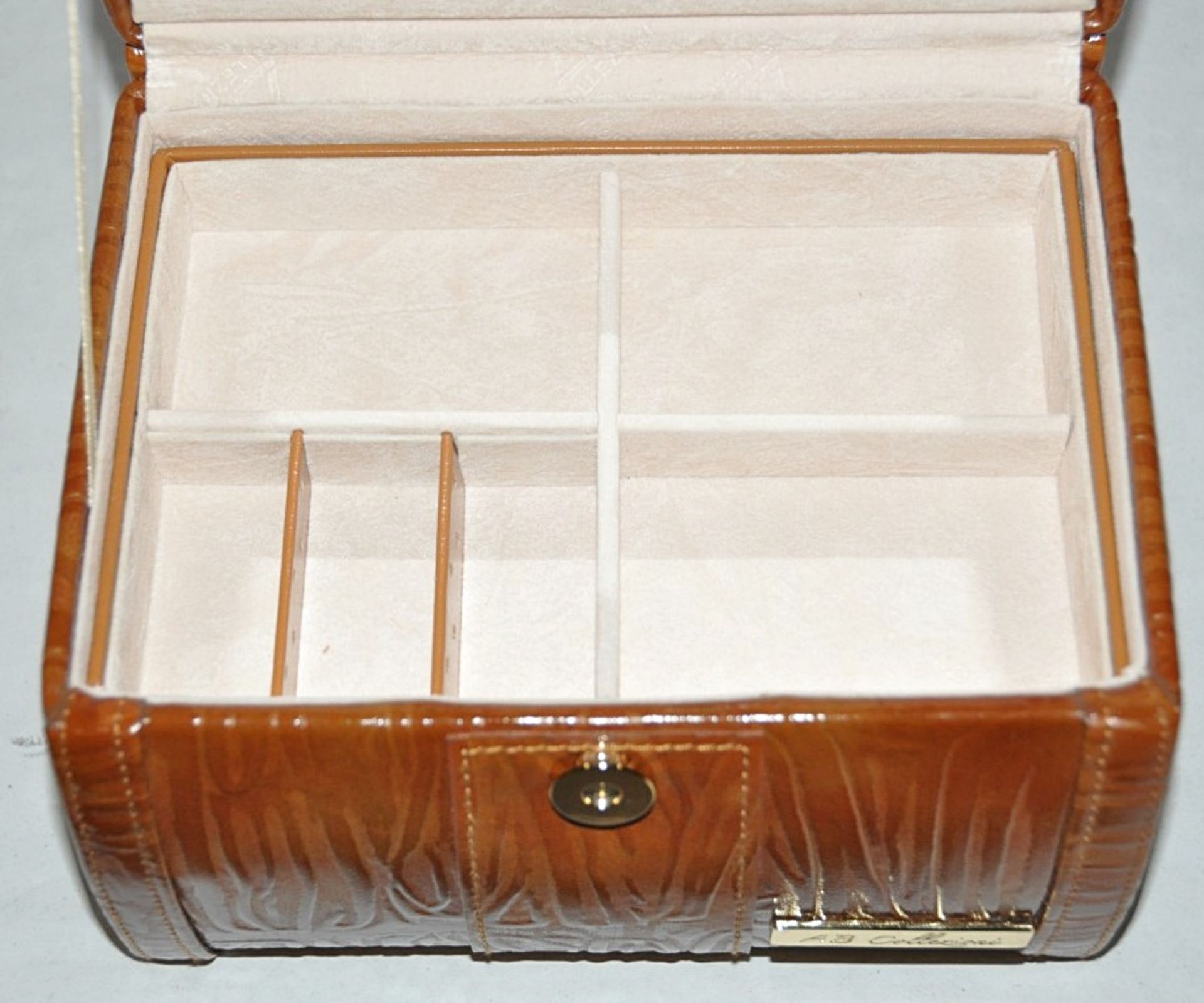 1 x "AB Collezioni" Italian Luxury Jewellery / Vanity Case (32685) - Ref LT108  – Faux Crocodile - Image 4 of 6