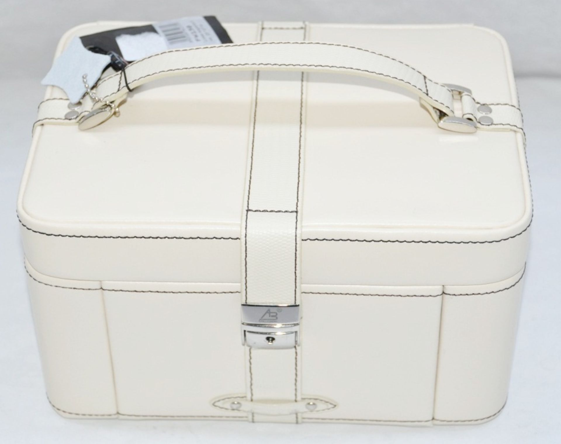 1 x "AB Collezioni" Italian Genuine Leather-Bound Luxury Jewellery Box (FW130) - Ref LT049 - - Image 6 of 6