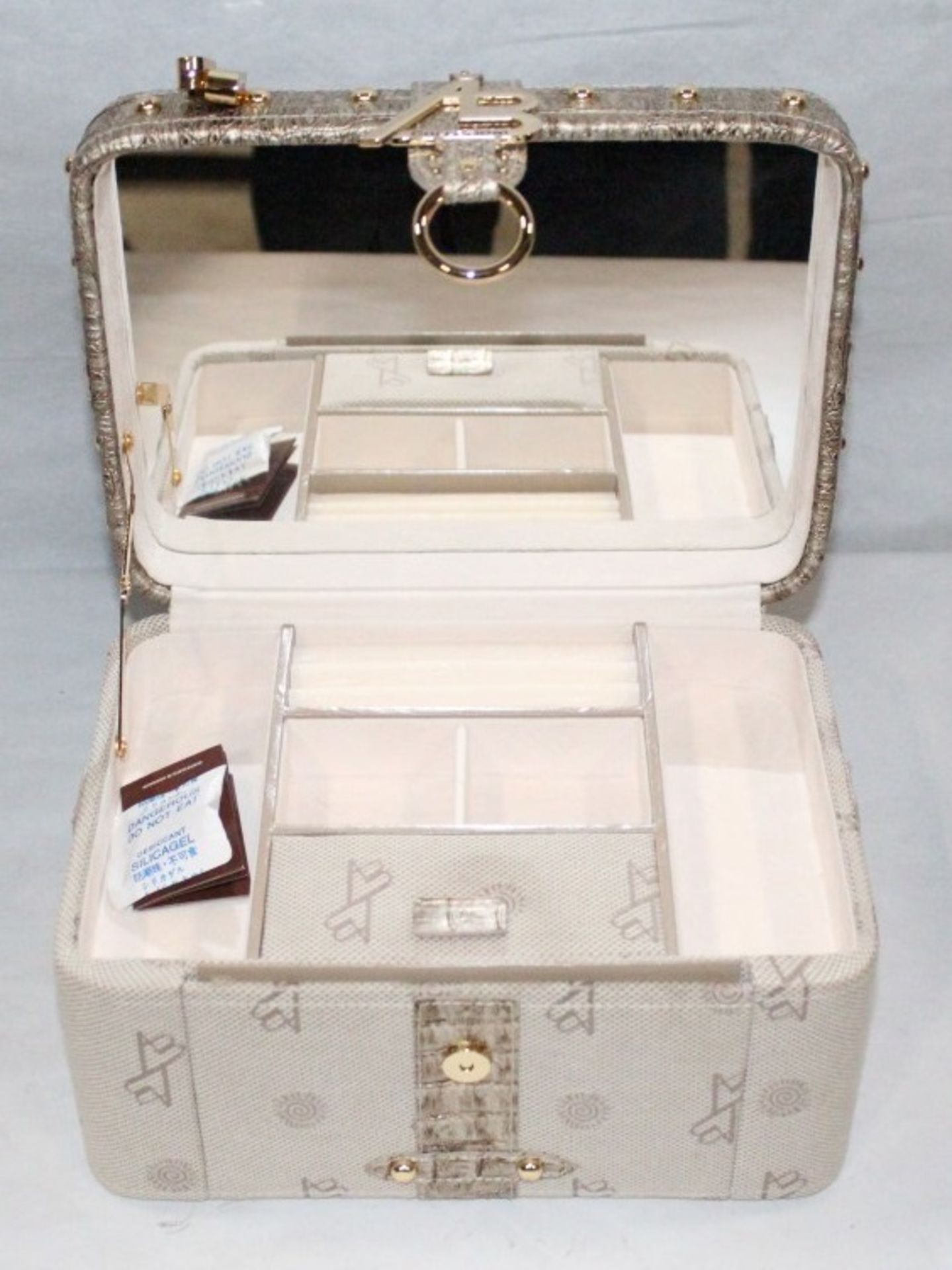 1 x "AB Collezioni" Italian Luxury Jewellery Box (30382) - Ref LT132  – Features 2 Pull-Outs, 3 - Image 3 of 5