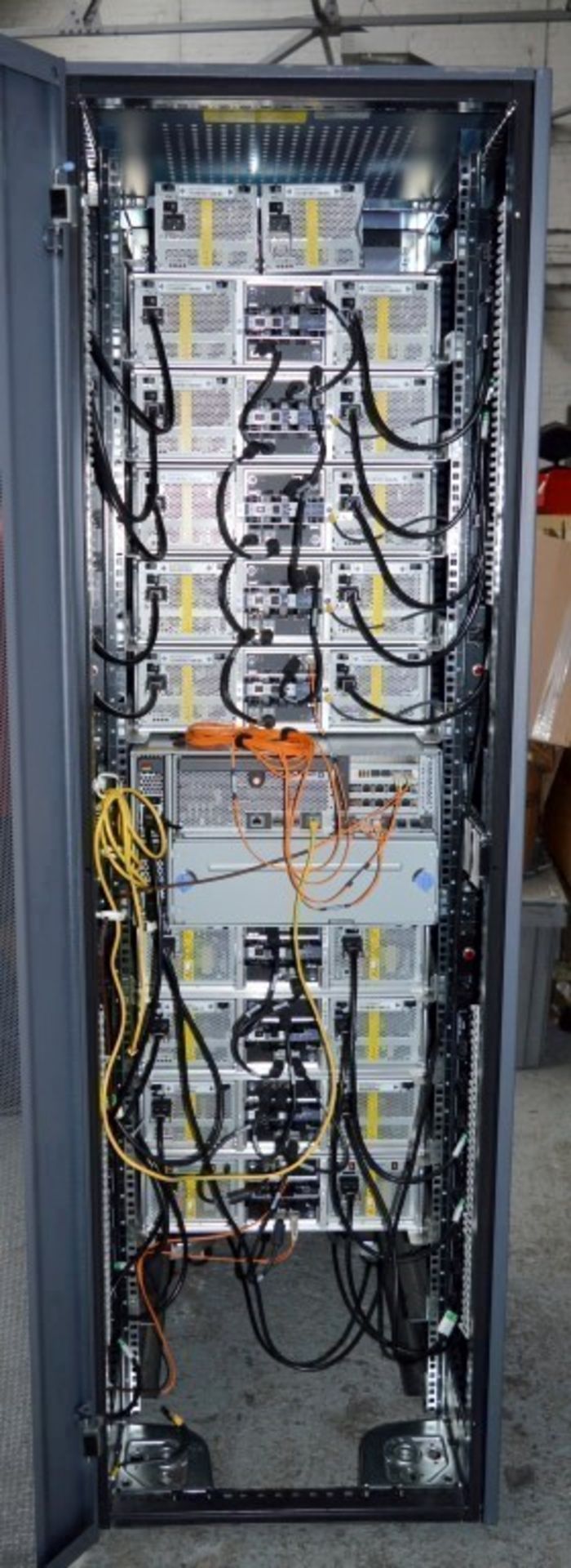 1 x Network Appliance Netapp Filer - Netapp Data Rack With 1 x FAS3140 Controller and 9 x DS14 MK2 - Image 7 of 23