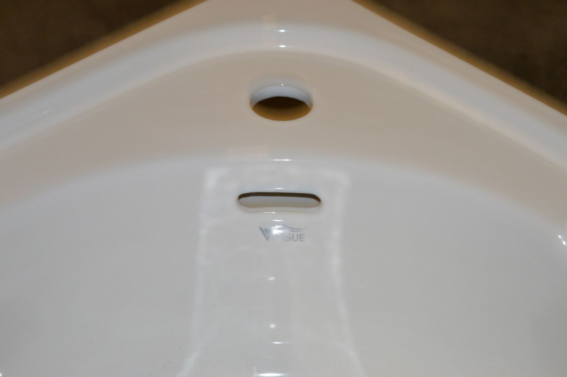 1 x Vogue Bathrooms KARIDI Single Tap Hole CORNER SINK BASIN - New Boxed Stock - CL034 - Location: - Image 3 of 4