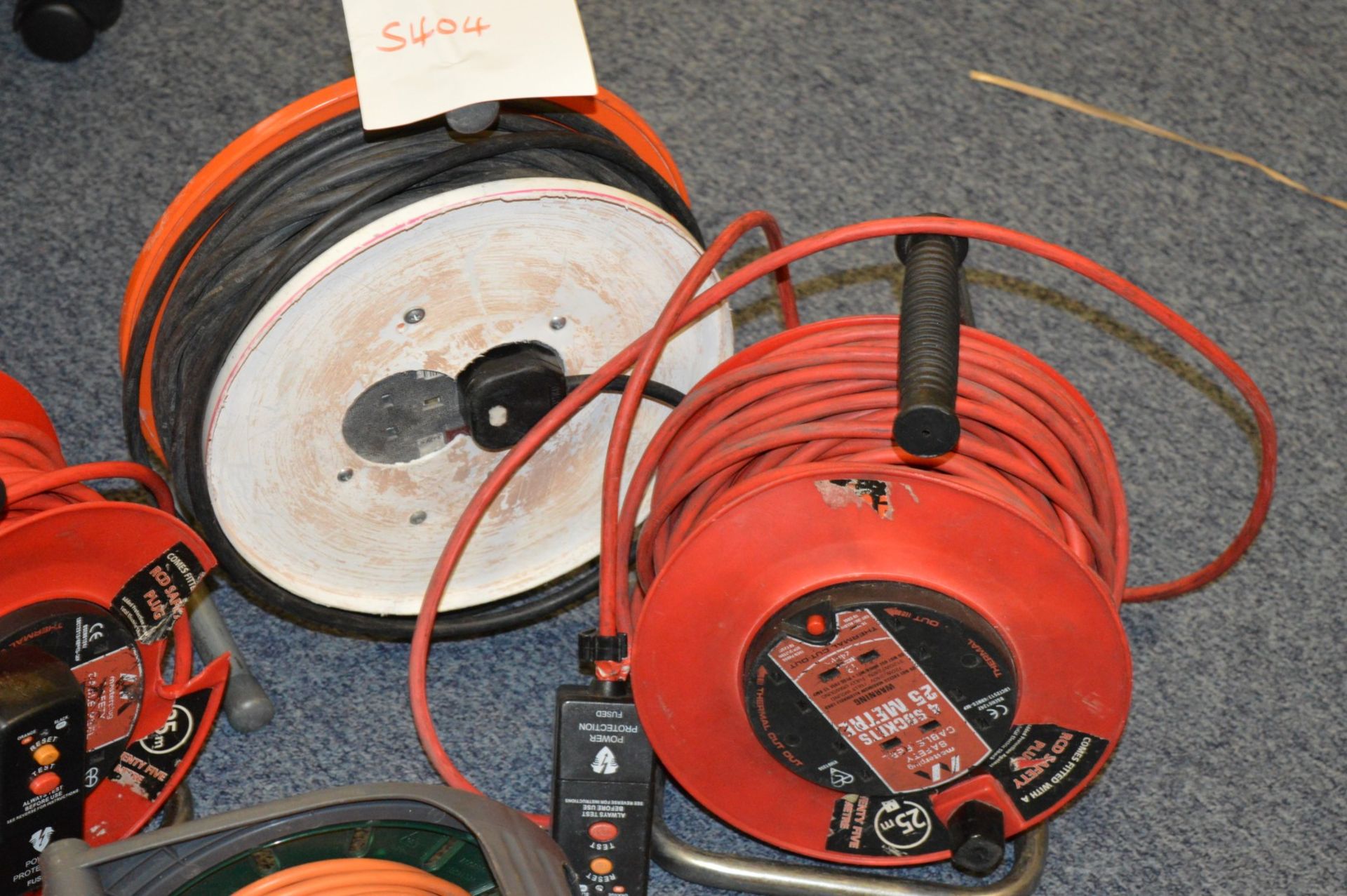 5 x Various Multi Plug Reel Extension - Ref S404 - CL300 - Location: Swindon, Wiltshire, SN2 - Image 3 of 4