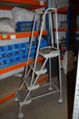 1 x Set of Mobile 4 Tread Step Ladders With Double Hand Rail - CL300 - Ref S420 - Location: Swindon,