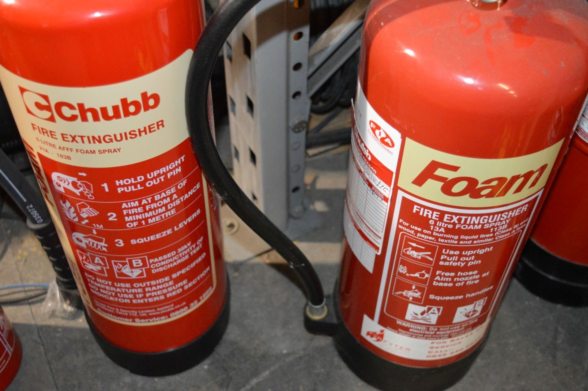 9 x Various Fire Extinguishers Including Chubb 6gk Foam Extinguishers and More - Seals Intact - - Image 4 of 5