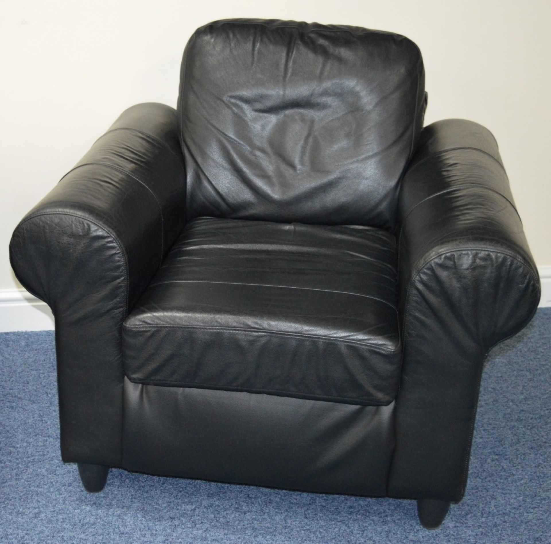 2 x Black Leather Armchairs - Contemporary Voluptuous Chairs in Black Leather - H85 x W94 x D86 - Image 3 of 5